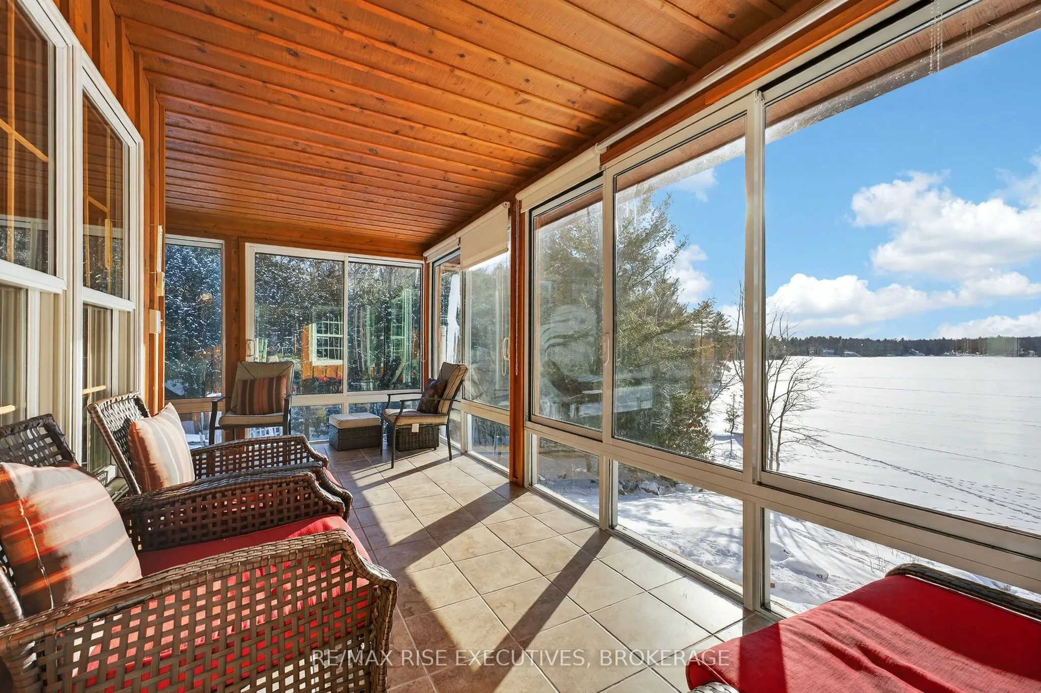 1093B Two Loon Lane