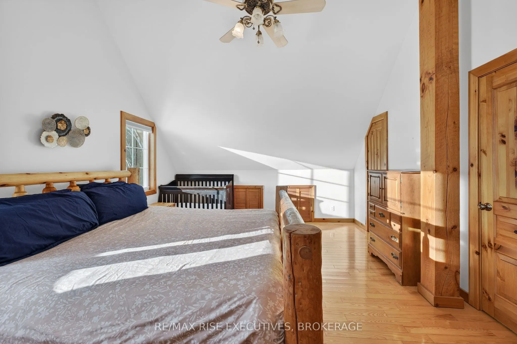 1093B Two Loon Lane
