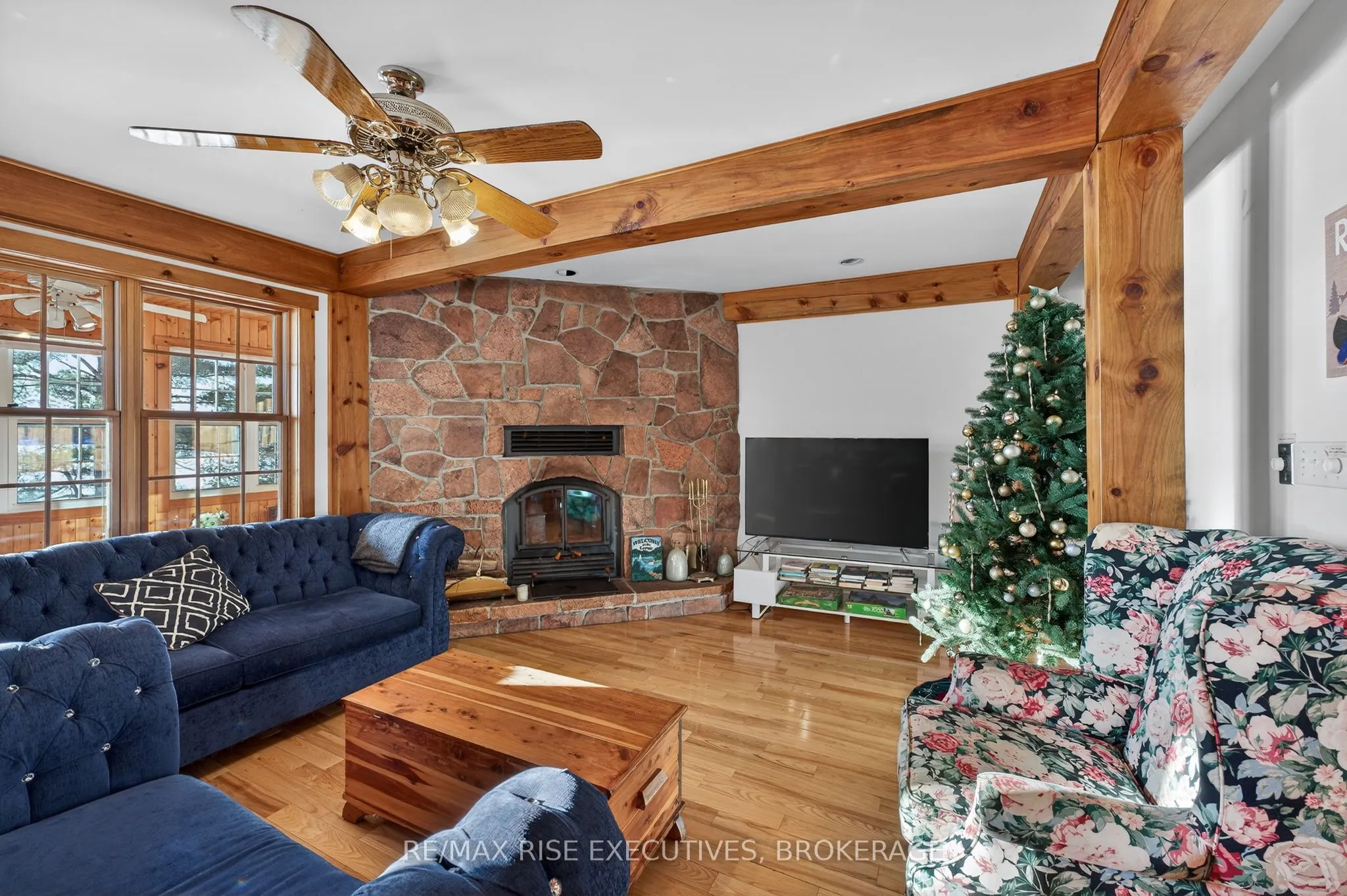 1093B Two Loon Lane