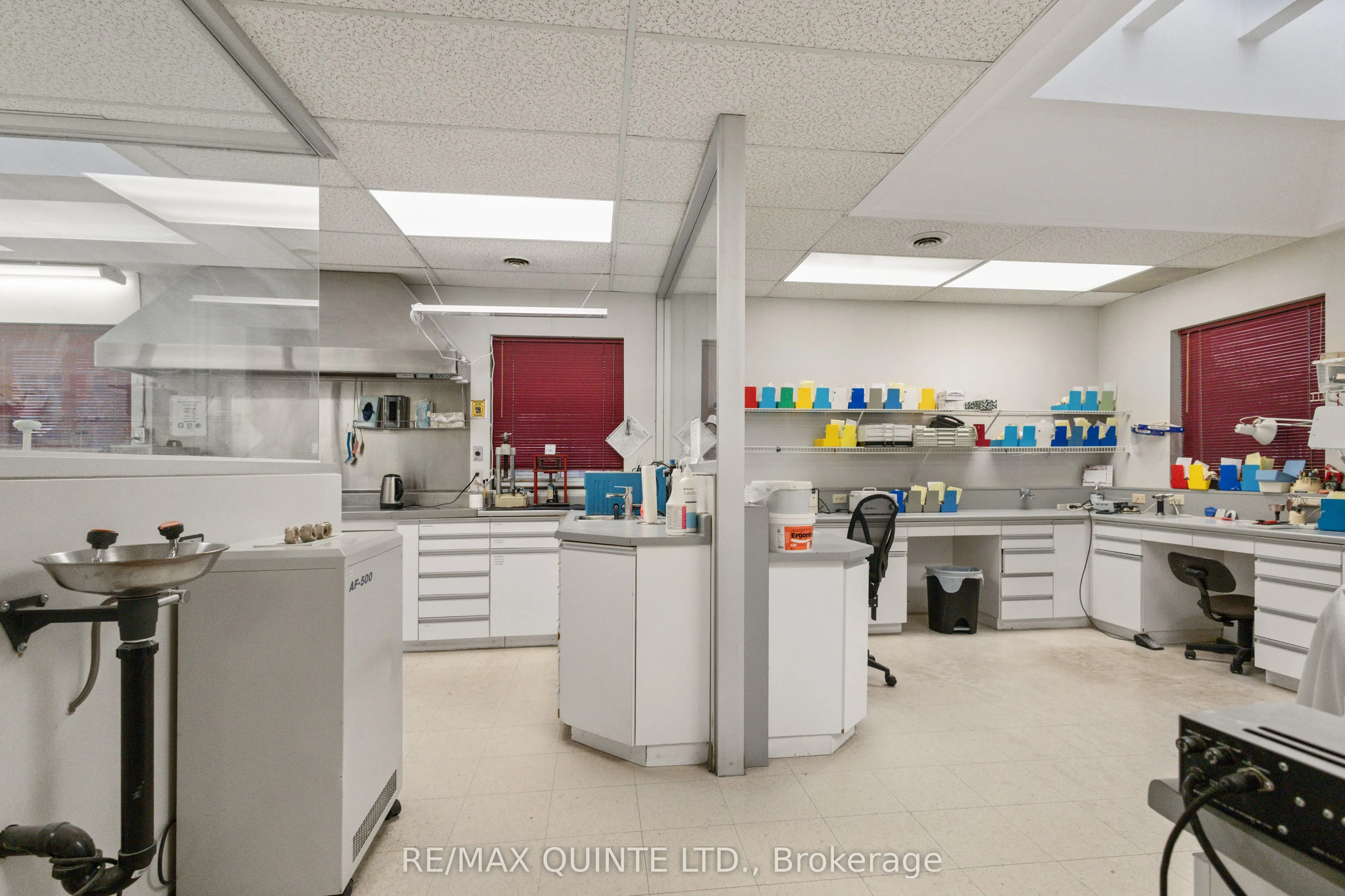 66 Dundas Street E