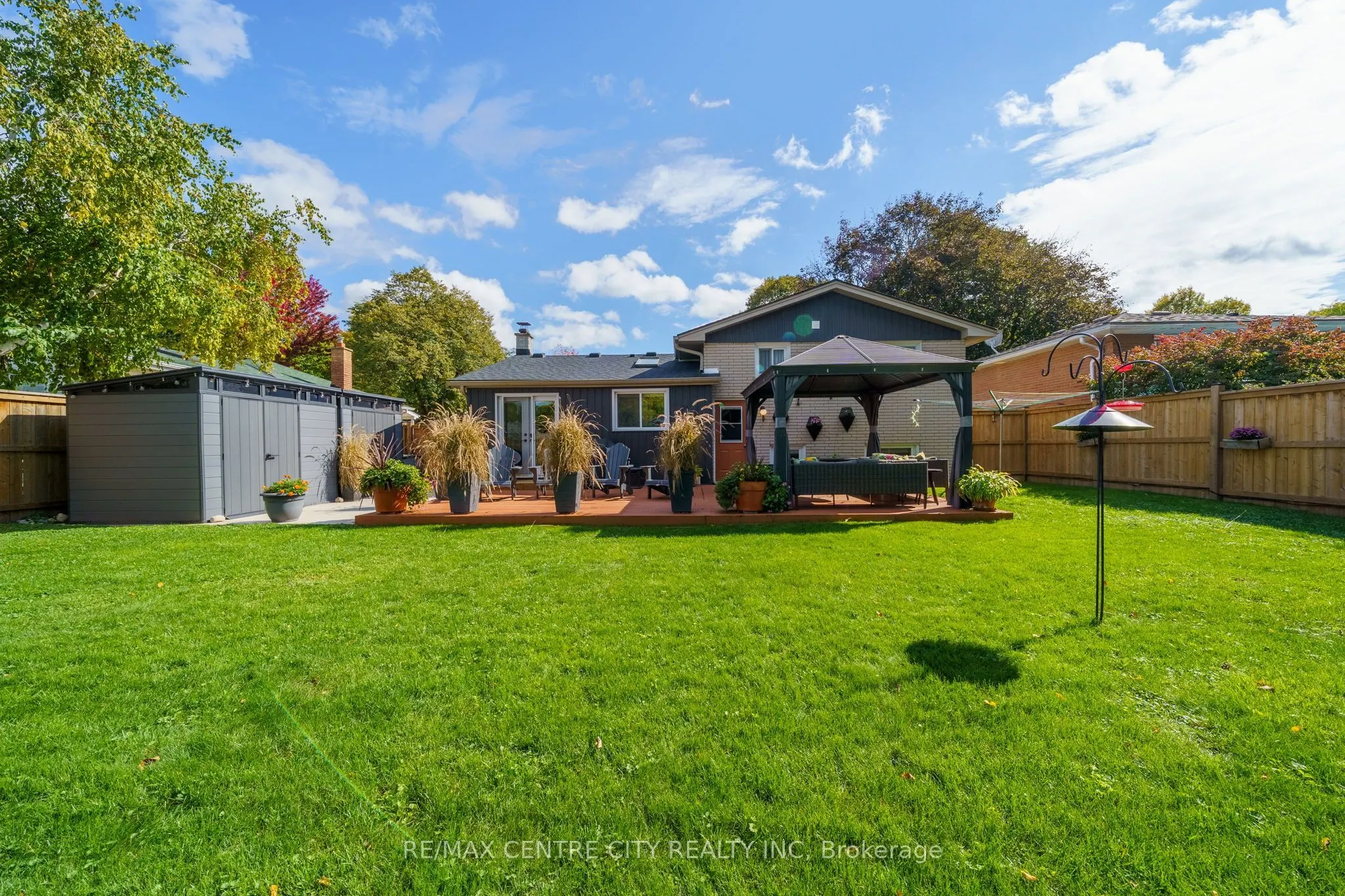 96 Tweed Crescent
