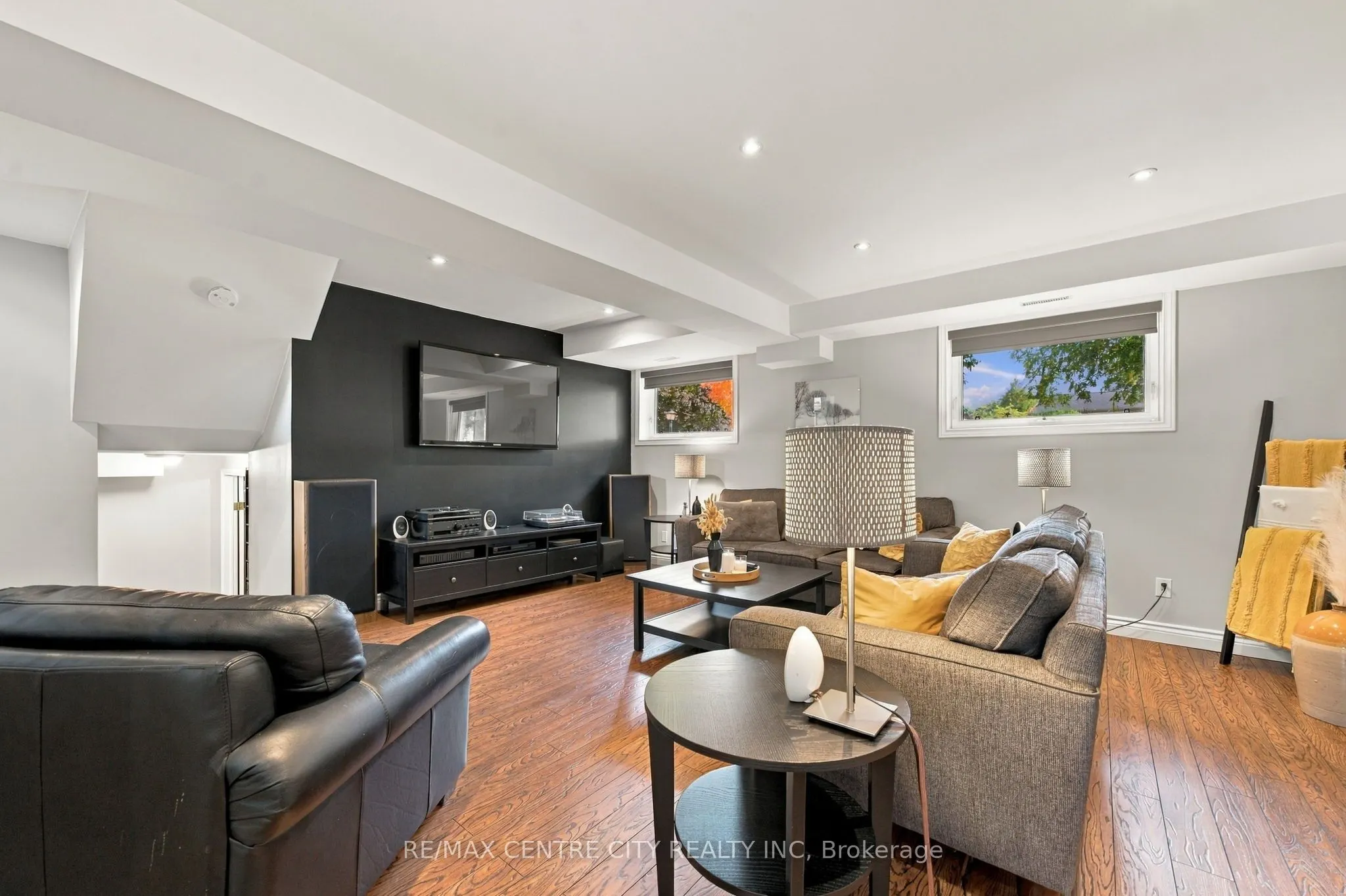 96 Tweed Crescent