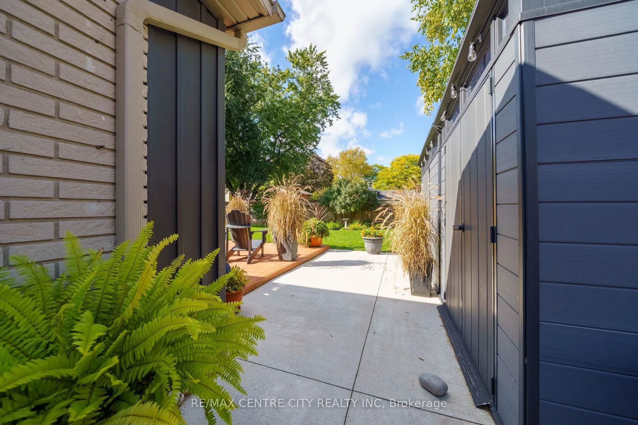 96 Tweed Crescent