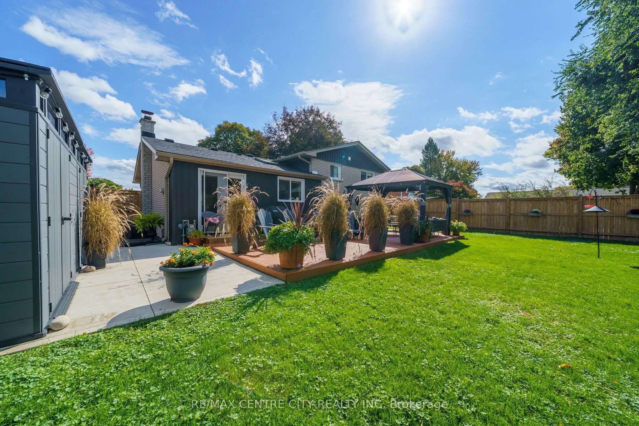 96 Tweed Crescent