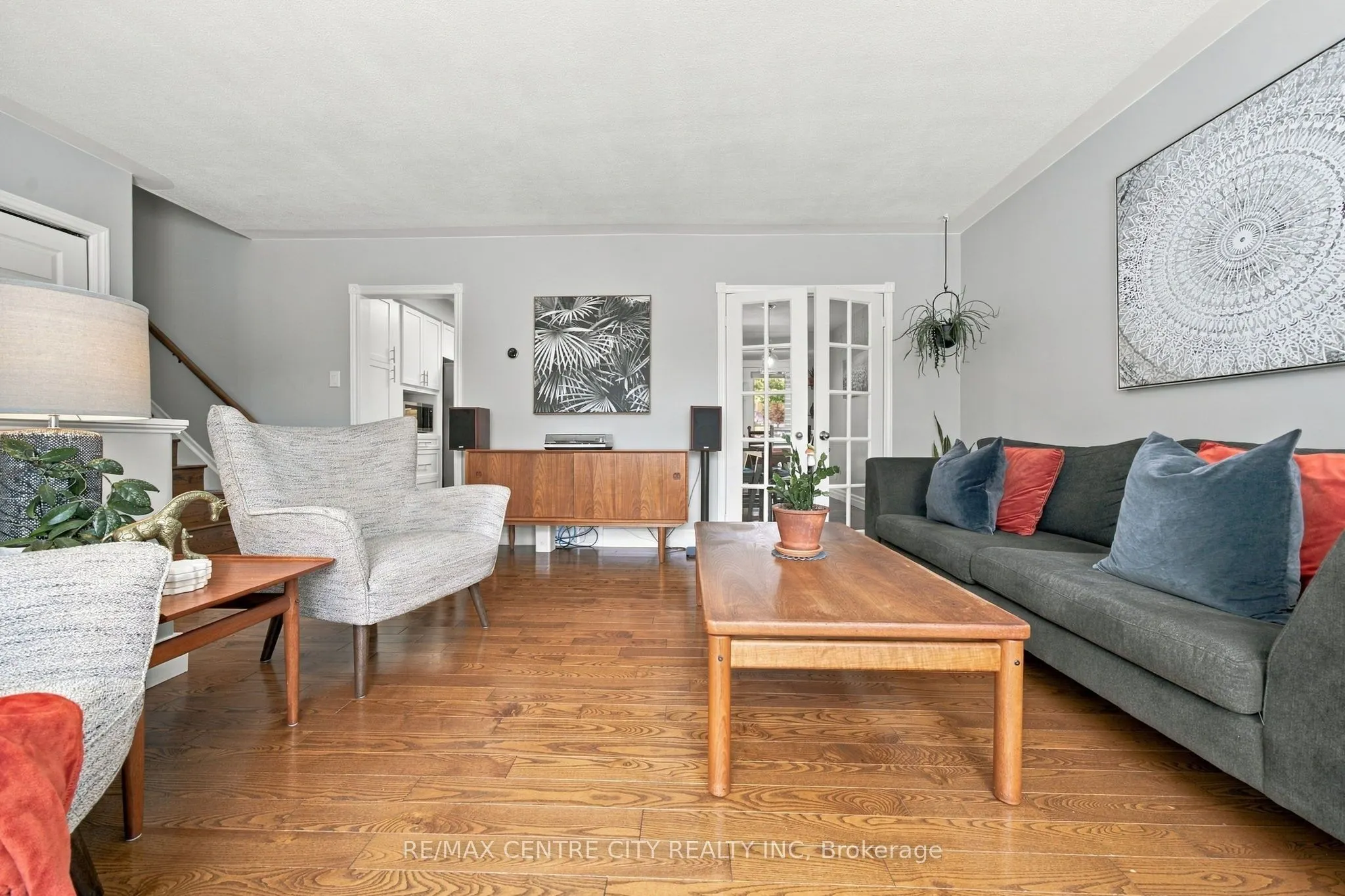 96 Tweed Crescent