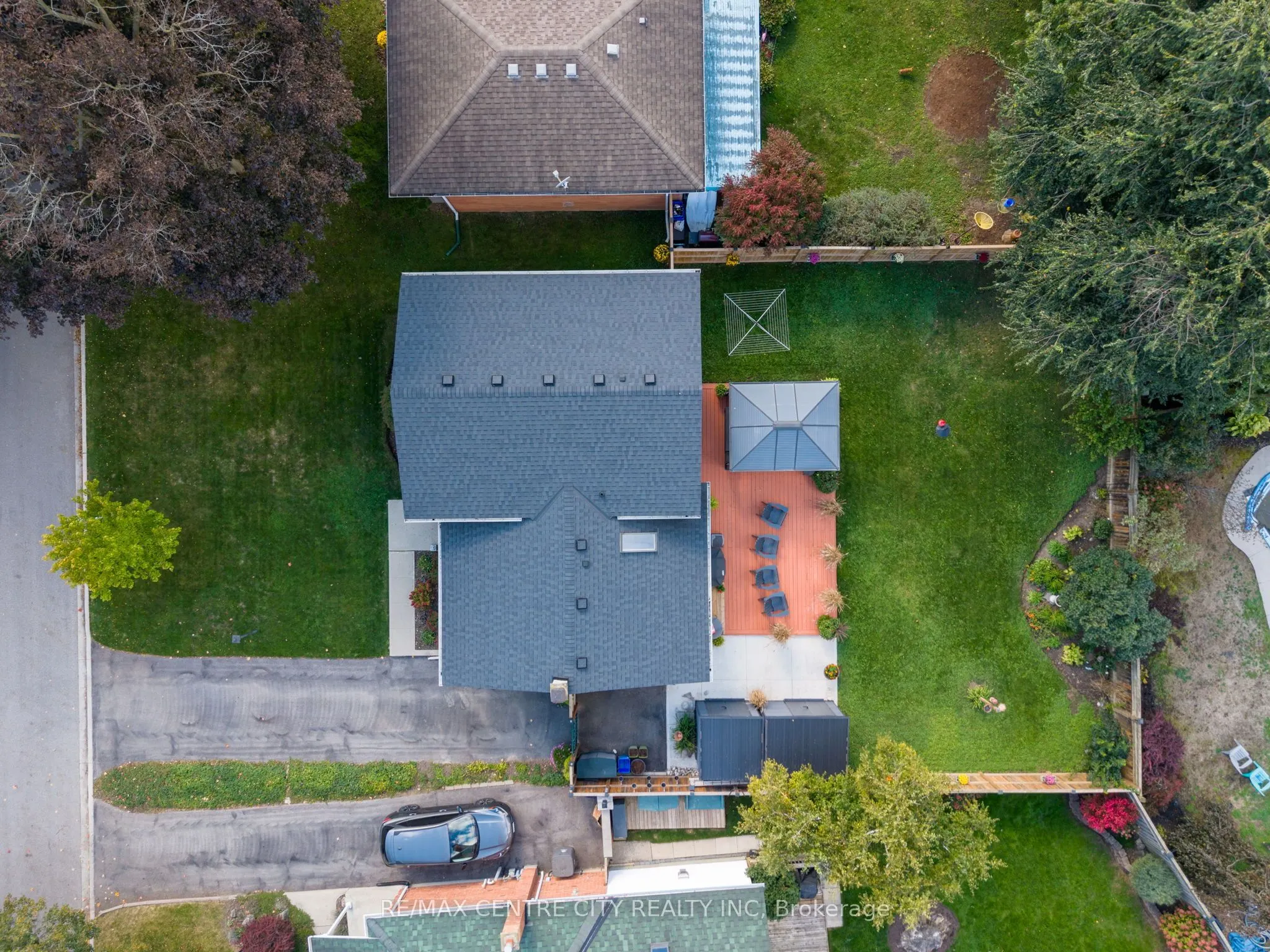 96 Tweed Crescent