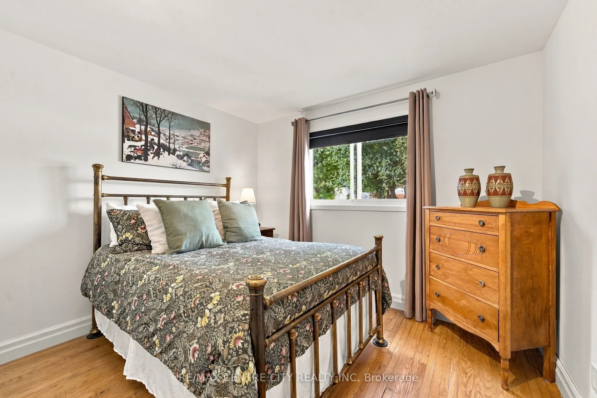 96 Tweed Crescent