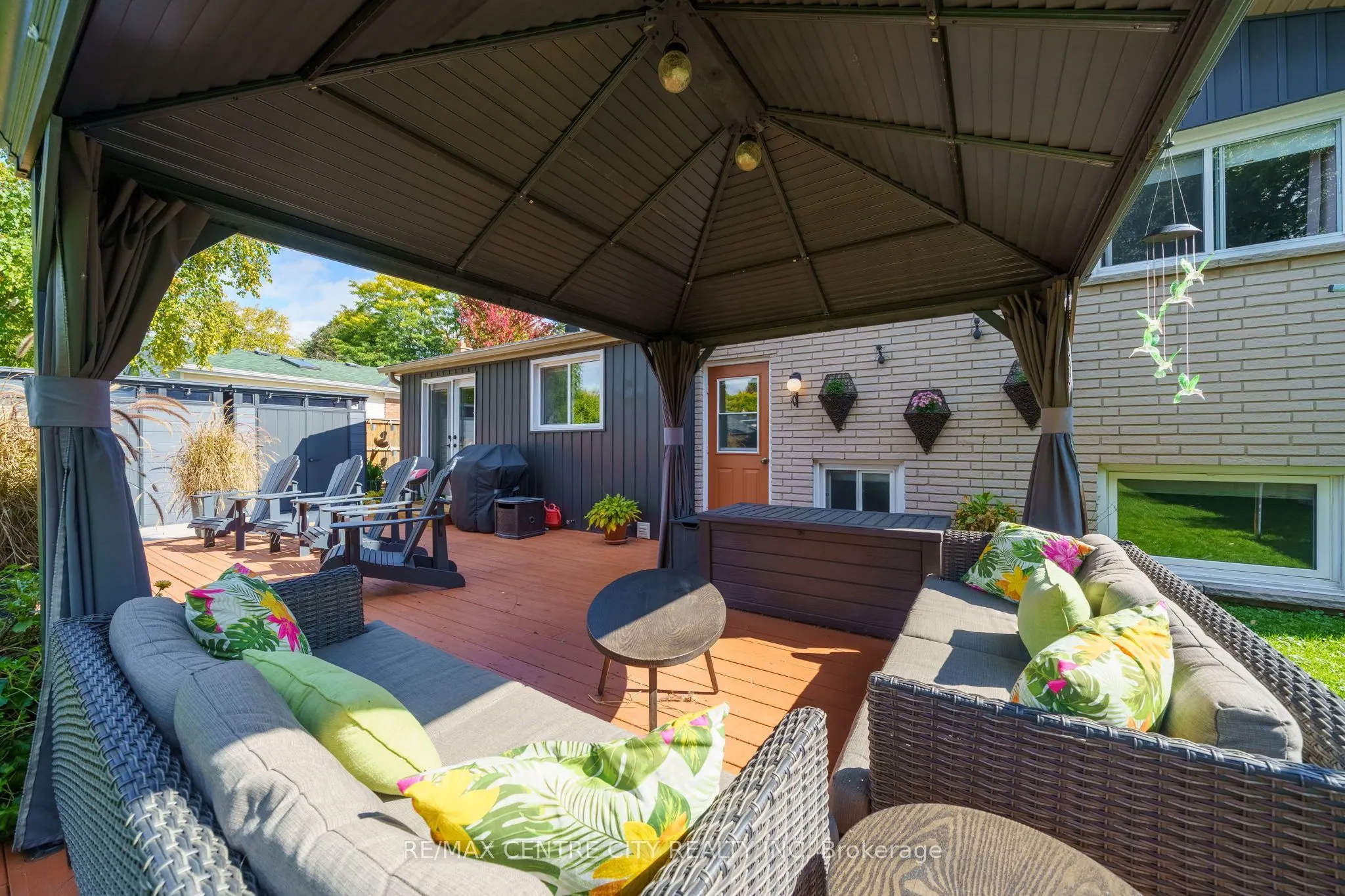96 Tweed Crescent
