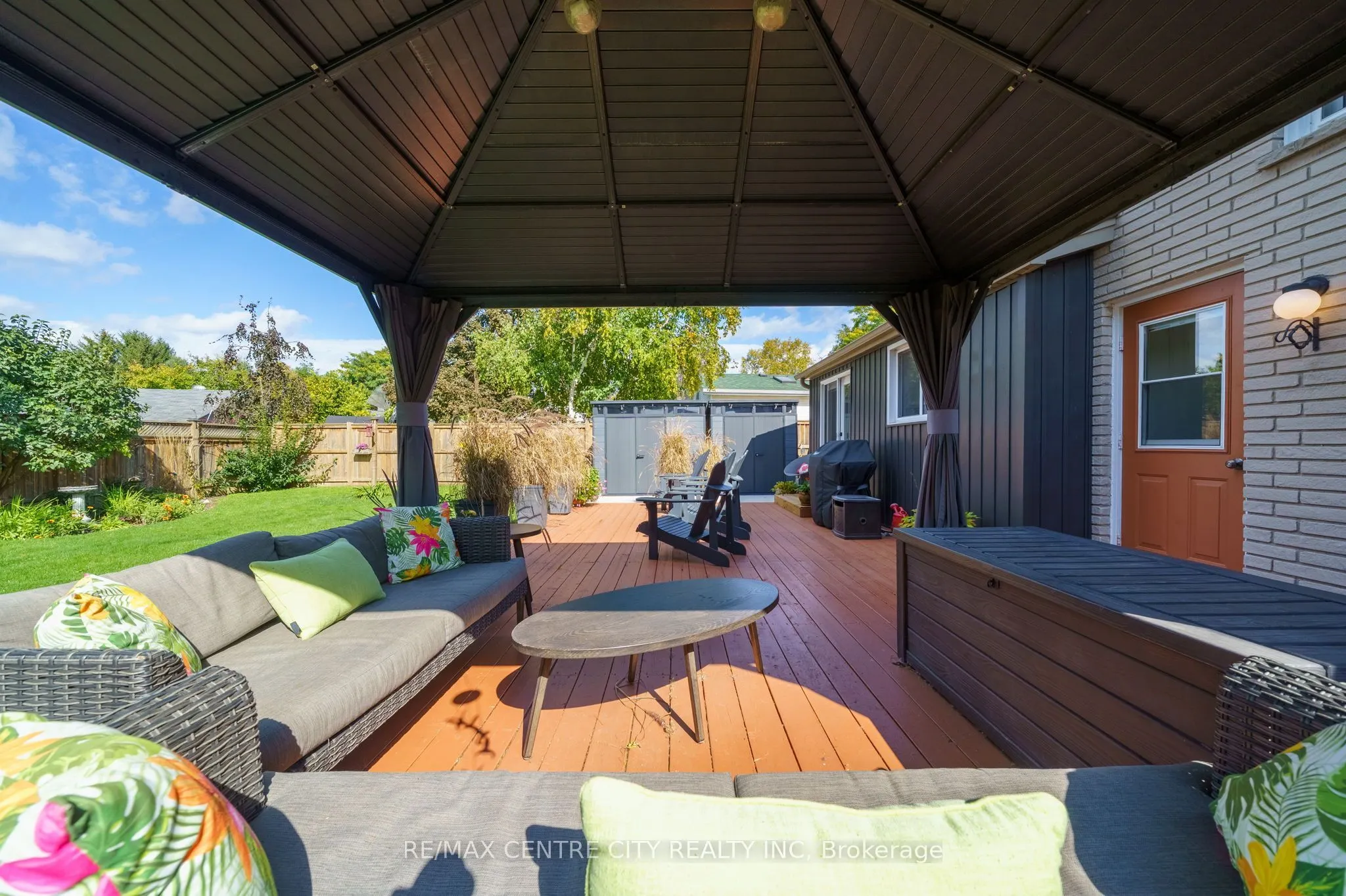 96 Tweed Crescent