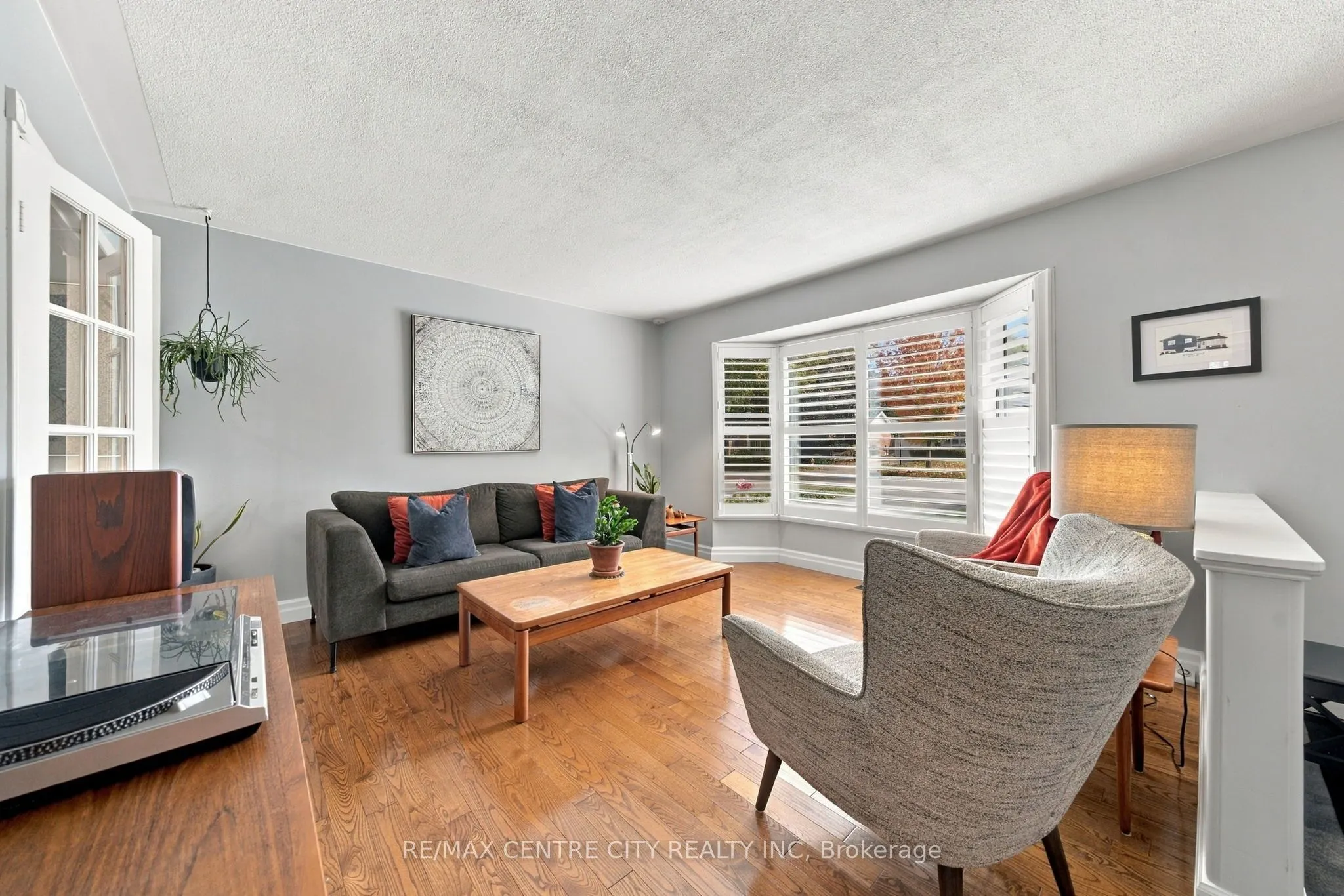 96 Tweed Crescent