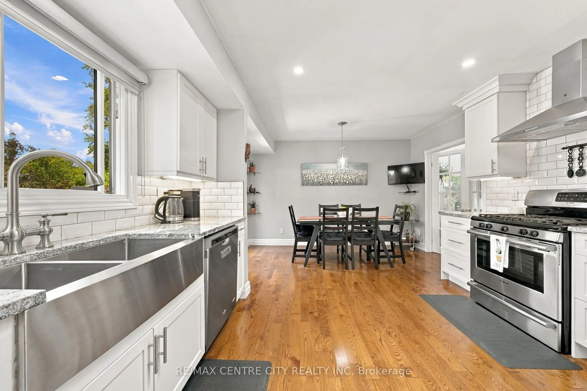 96 Tweed Crescent