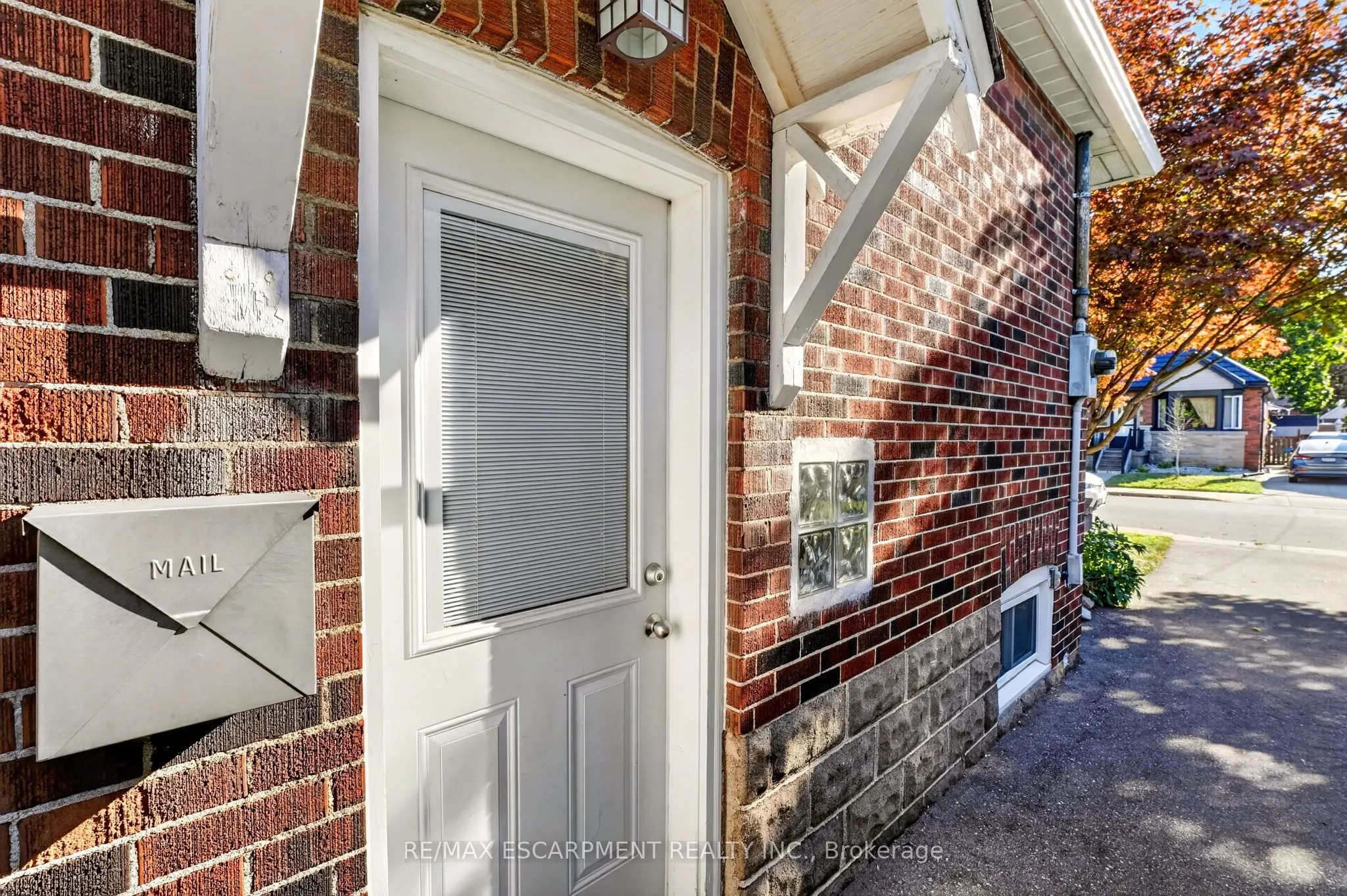 78 CAMERON Avenue S
