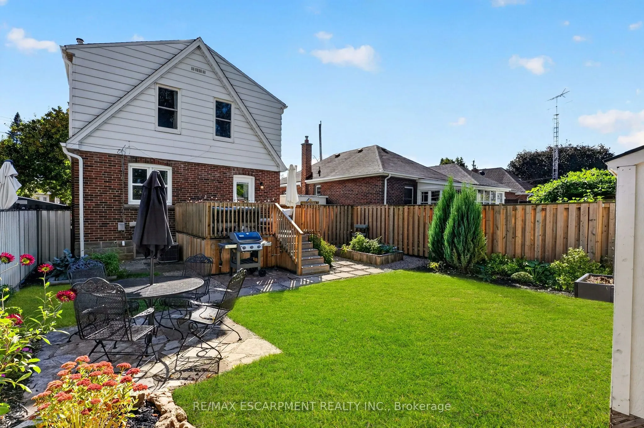 78 CAMERON Avenue S