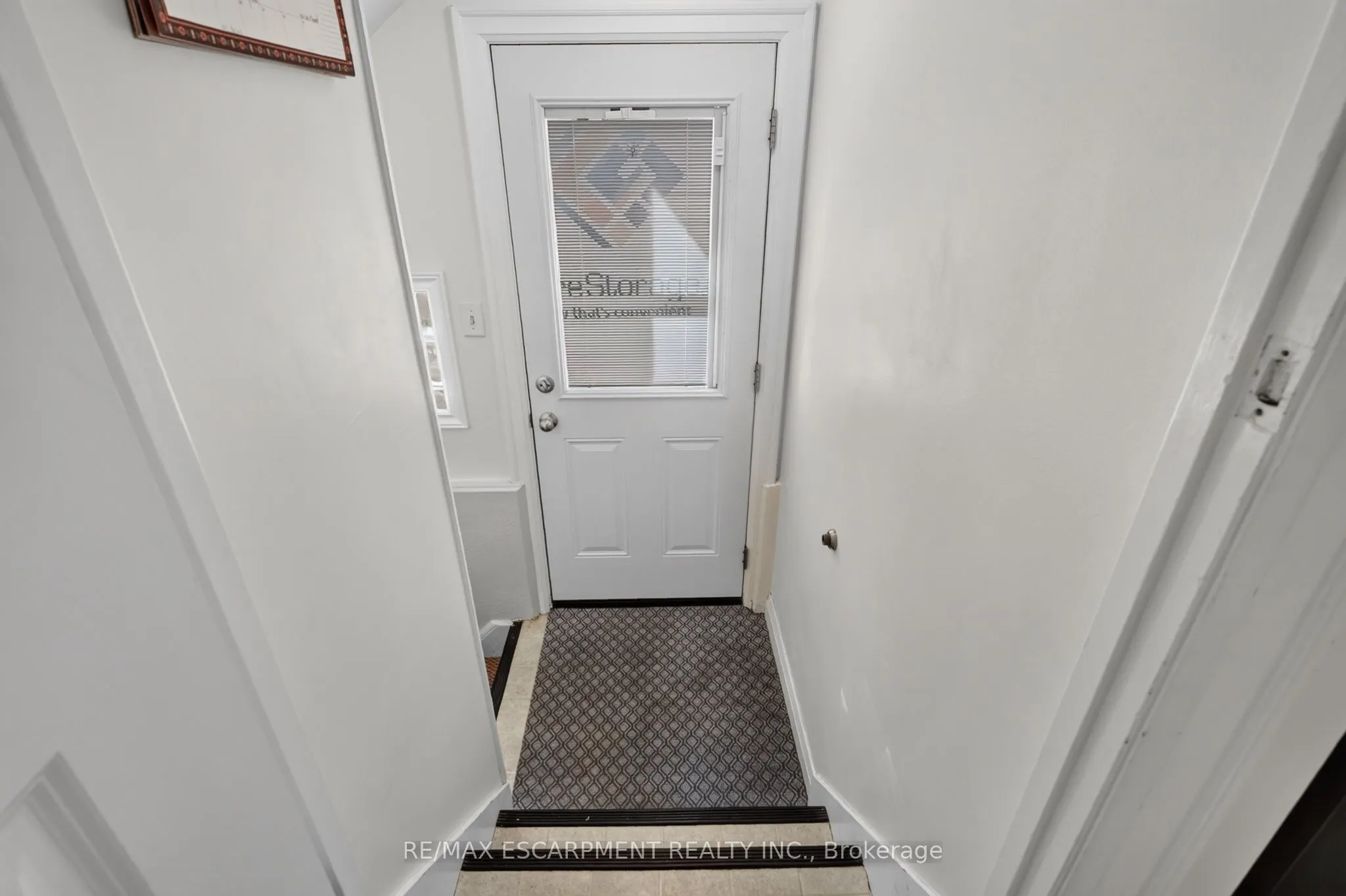 78 CAMERON Avenue S