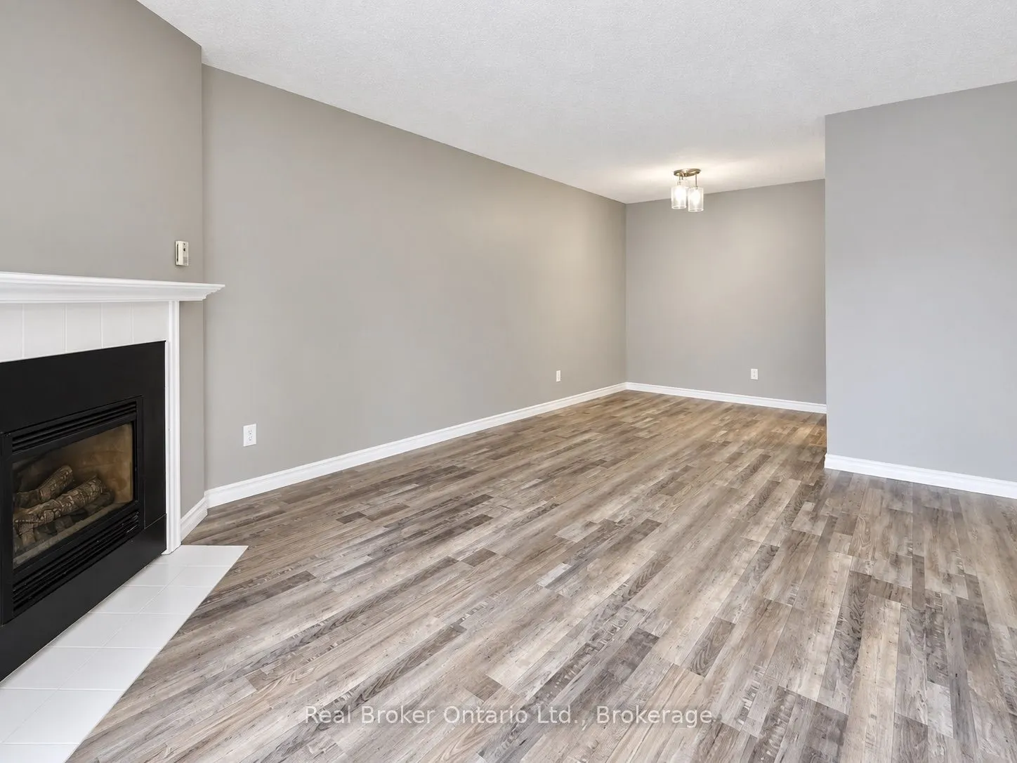 725 Deveron Crescent #101