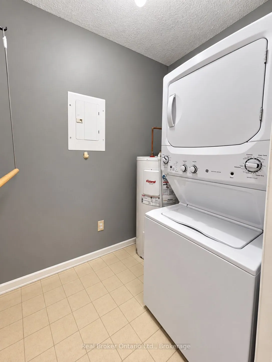 725 Deveron Crescent #101