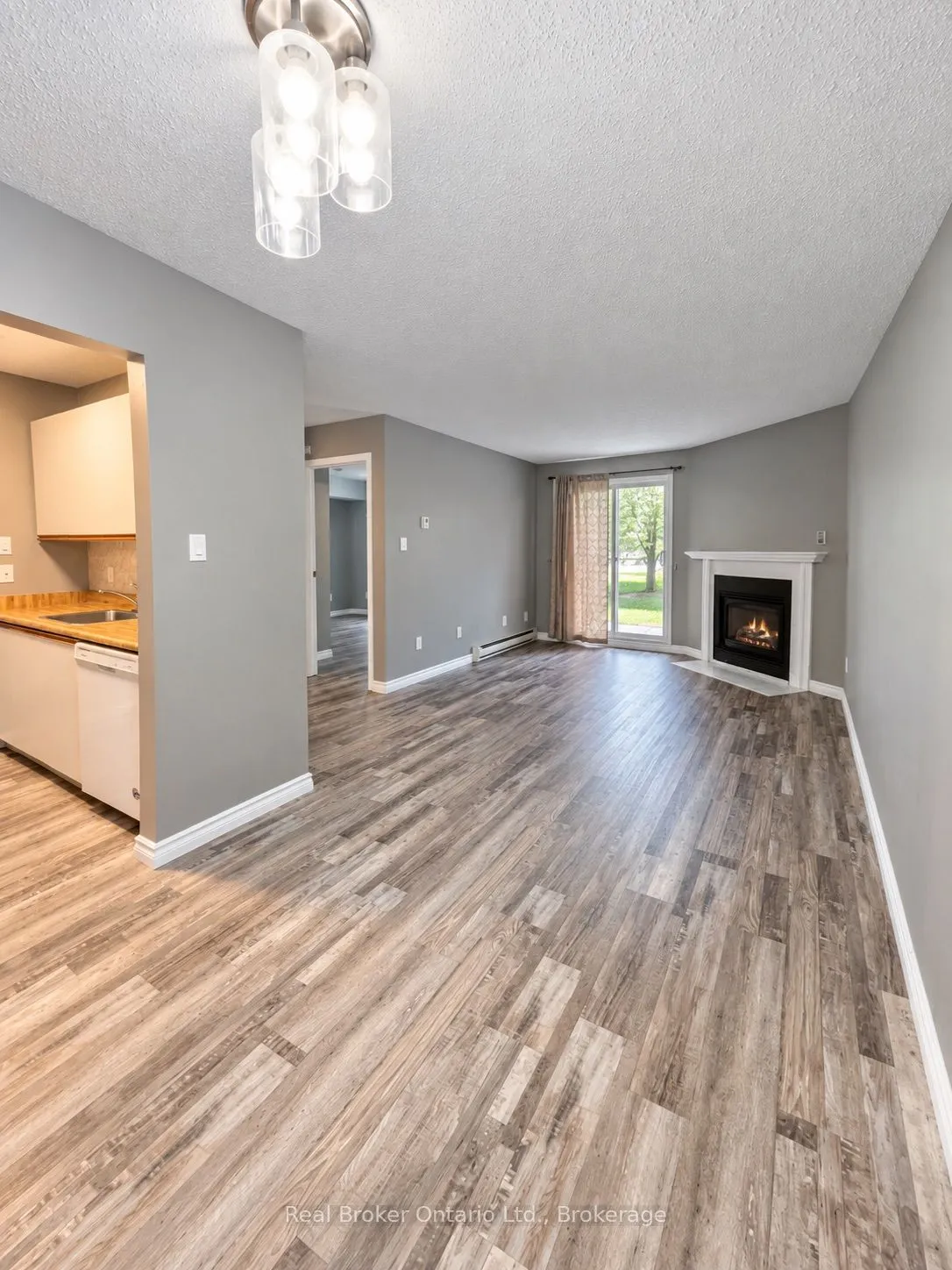 725 Deveron Crescent #101