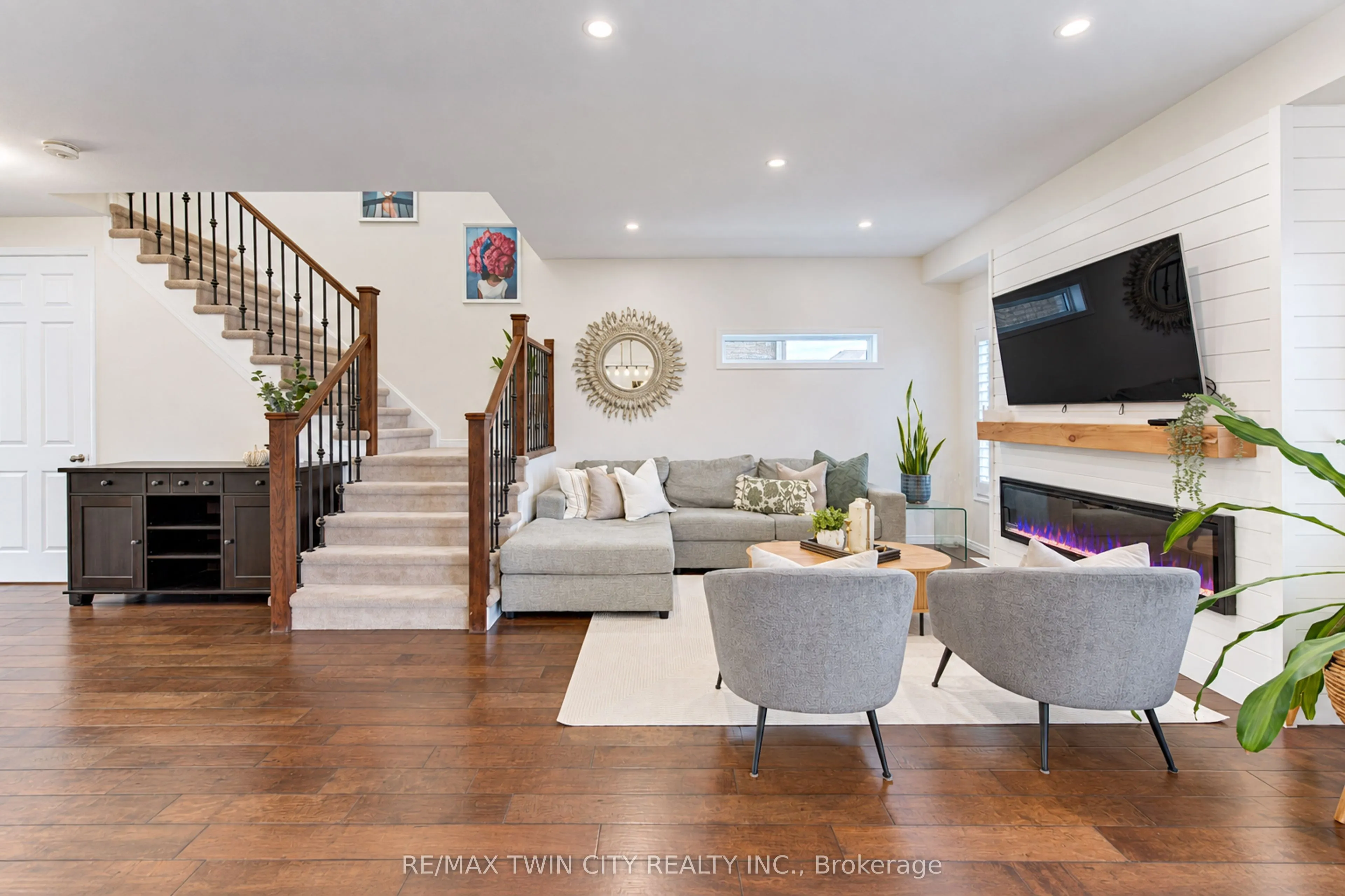 541 Brittania Crescent