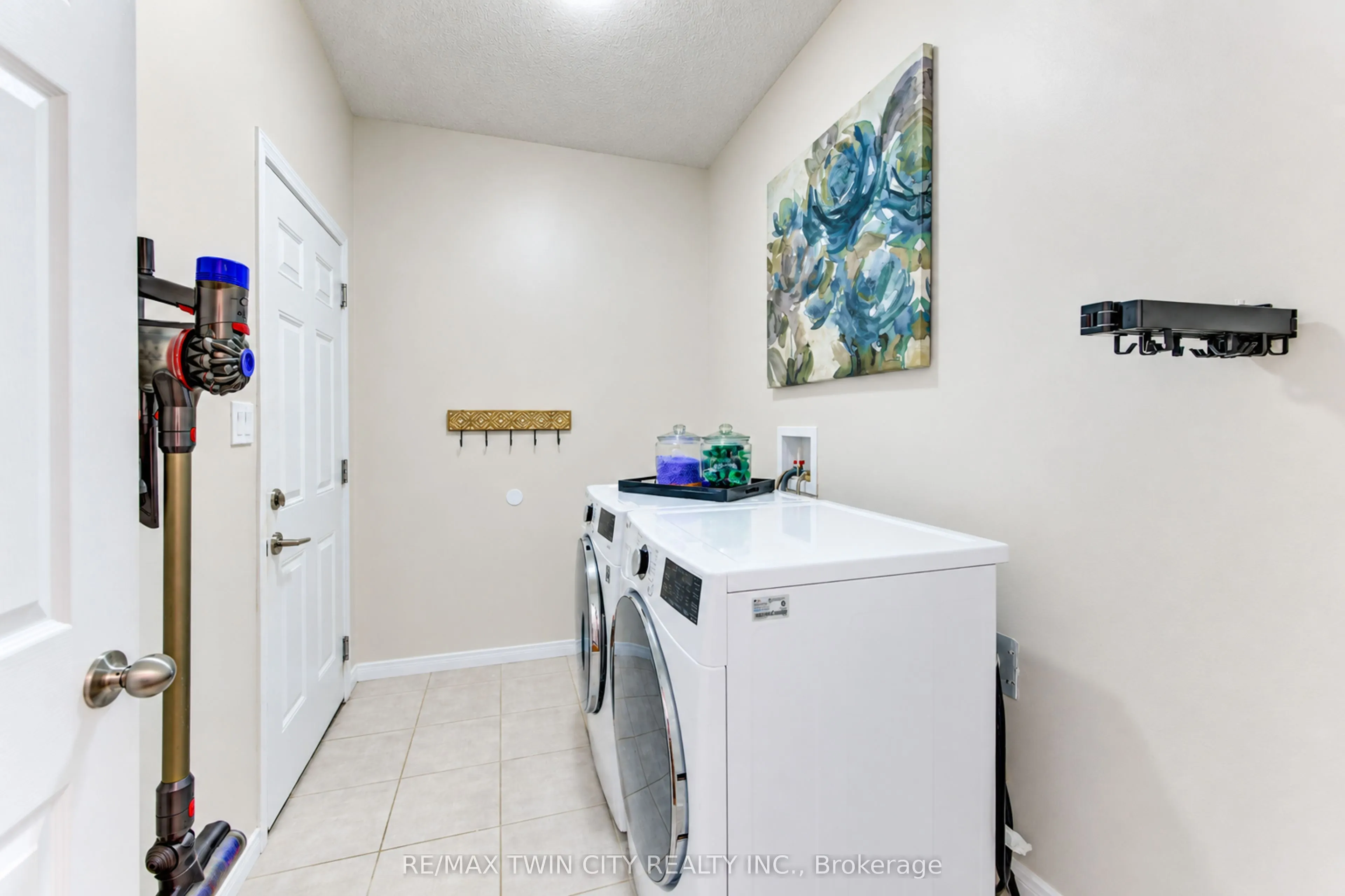 541 Brittania Crescent