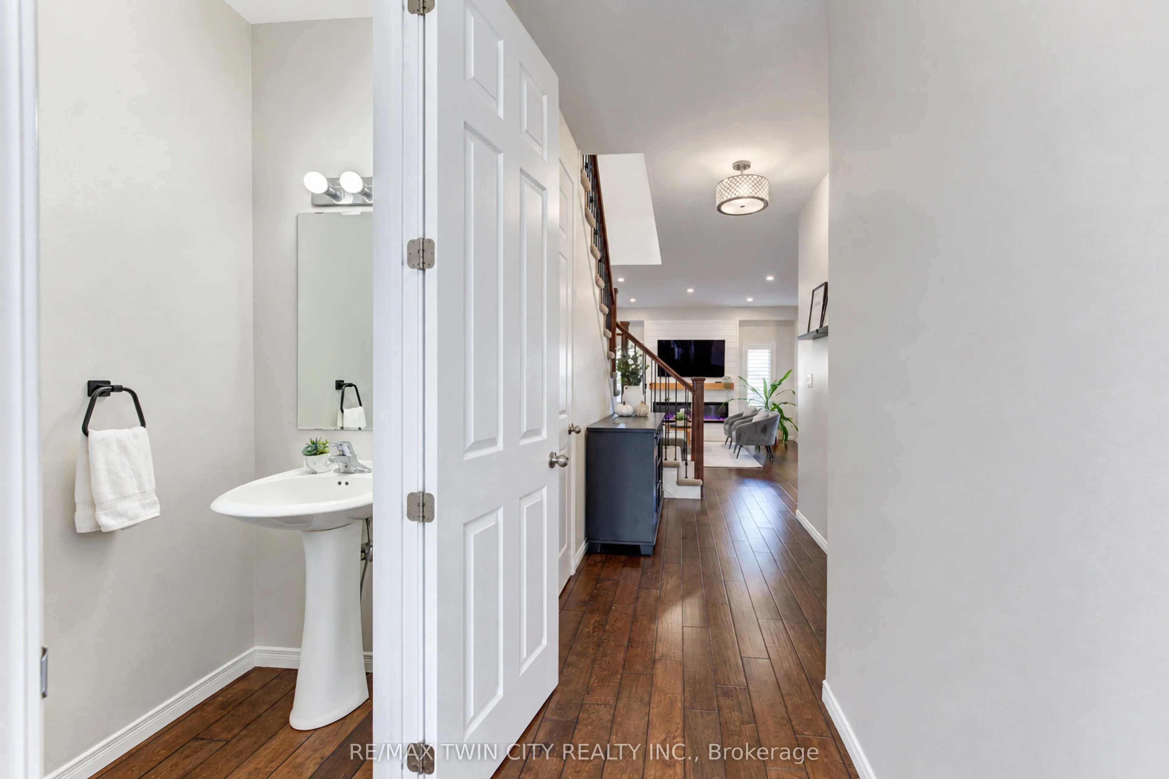 541 Brittania Crescent