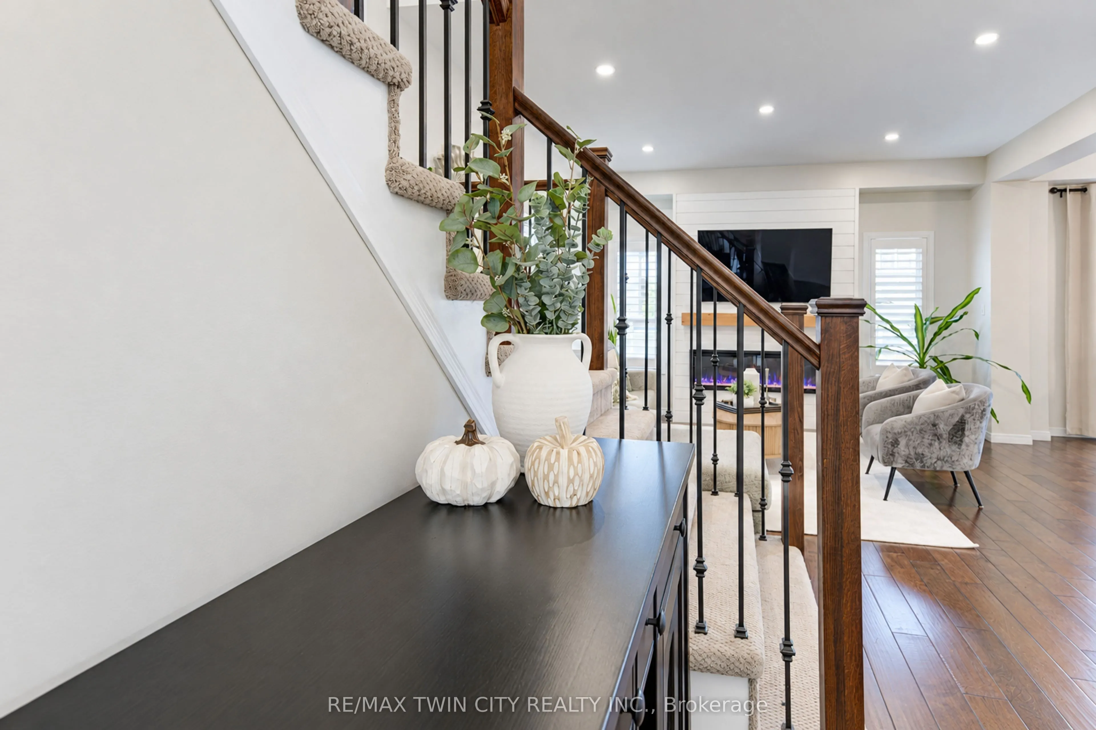 541 Brittania Crescent