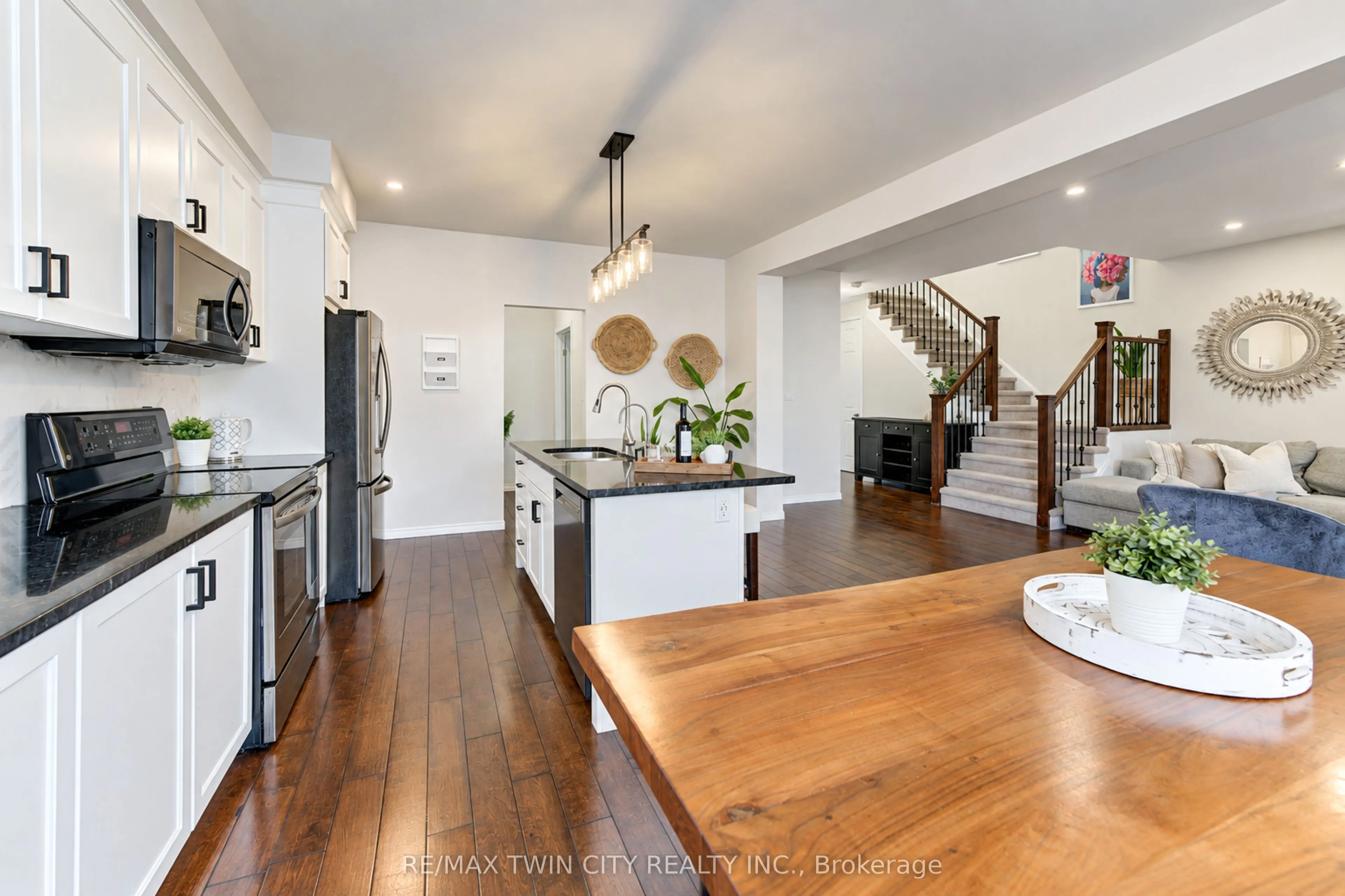 541 Brittania Crescent