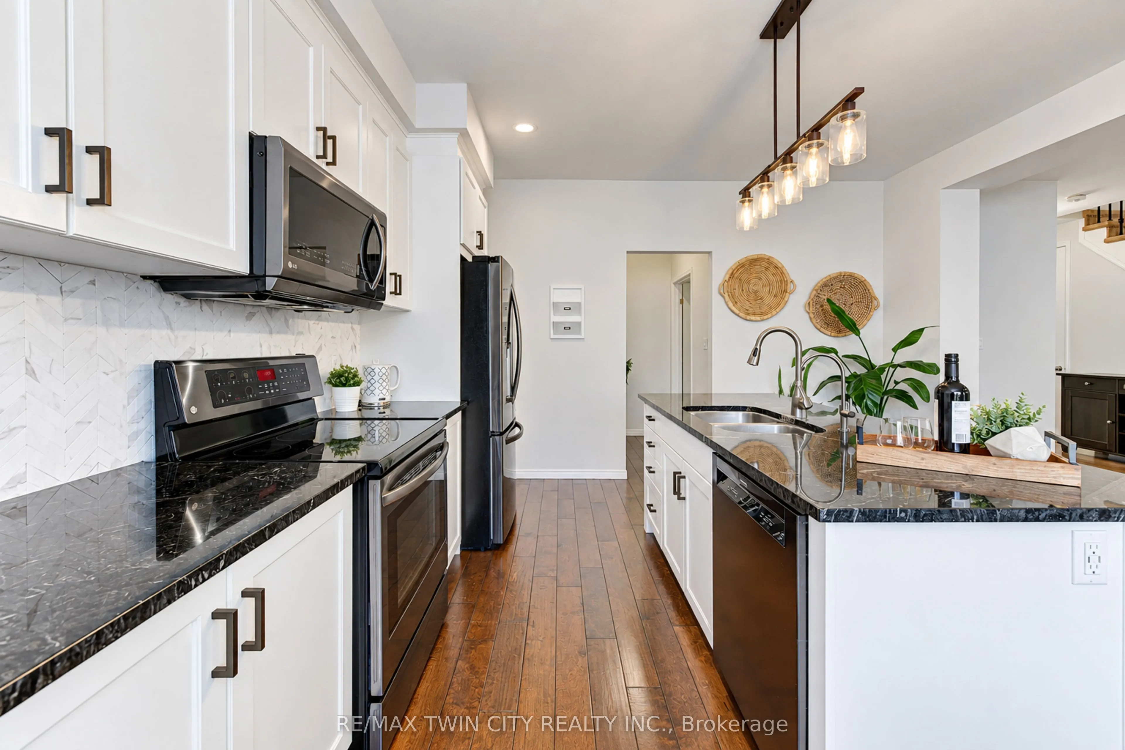 541 Brittania Crescent