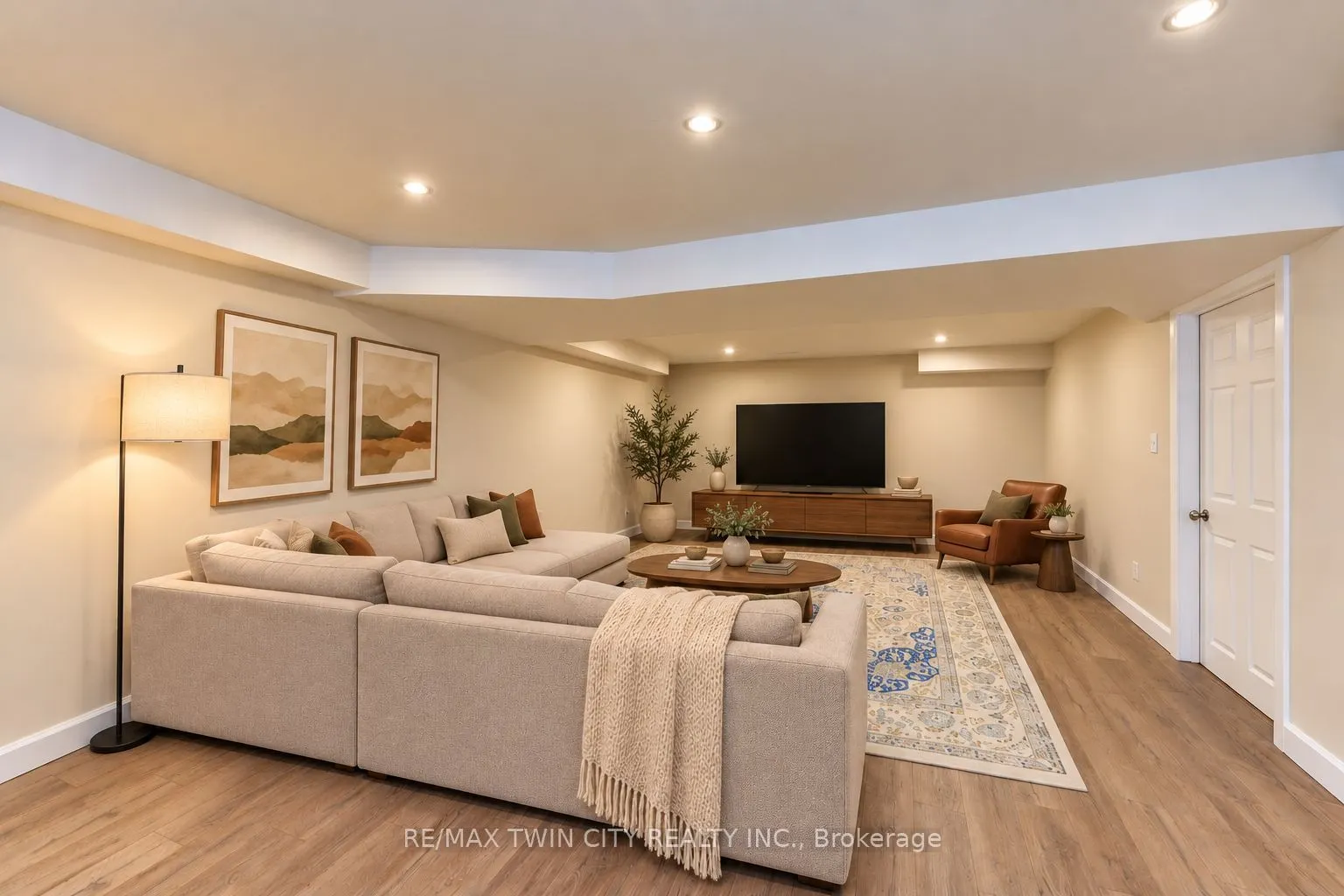 541 Brittania Crescent