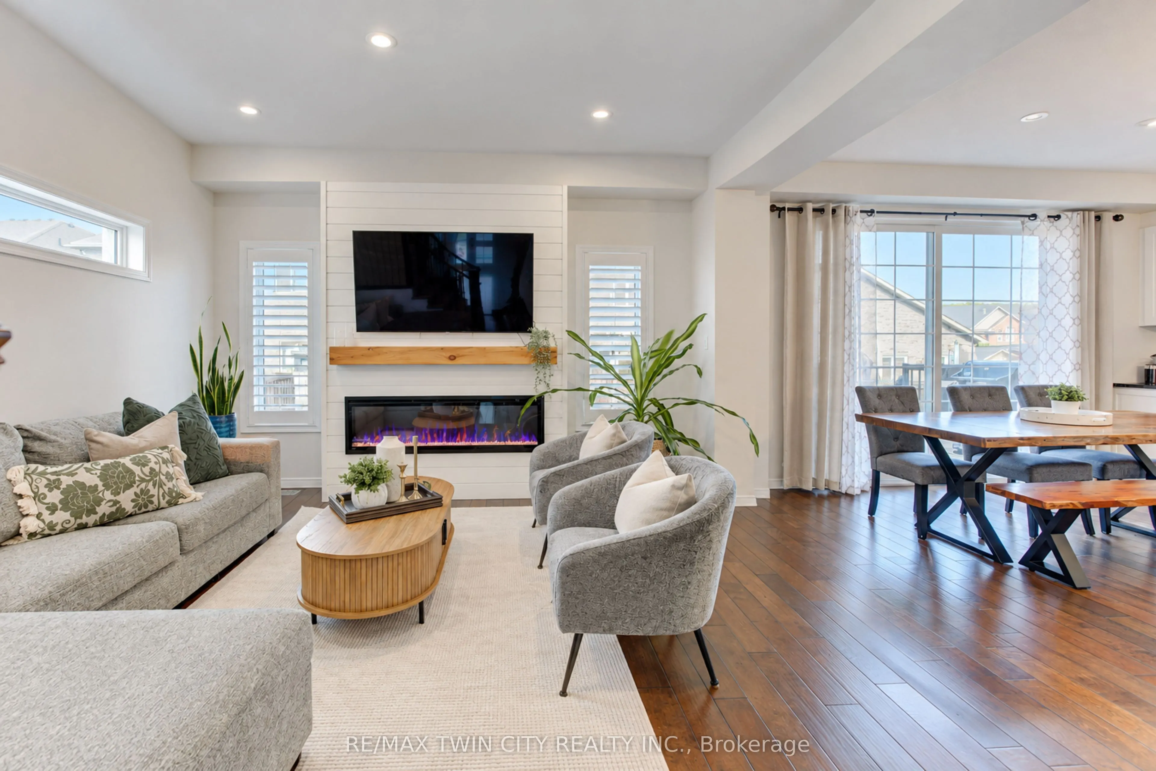 541 Brittania Crescent