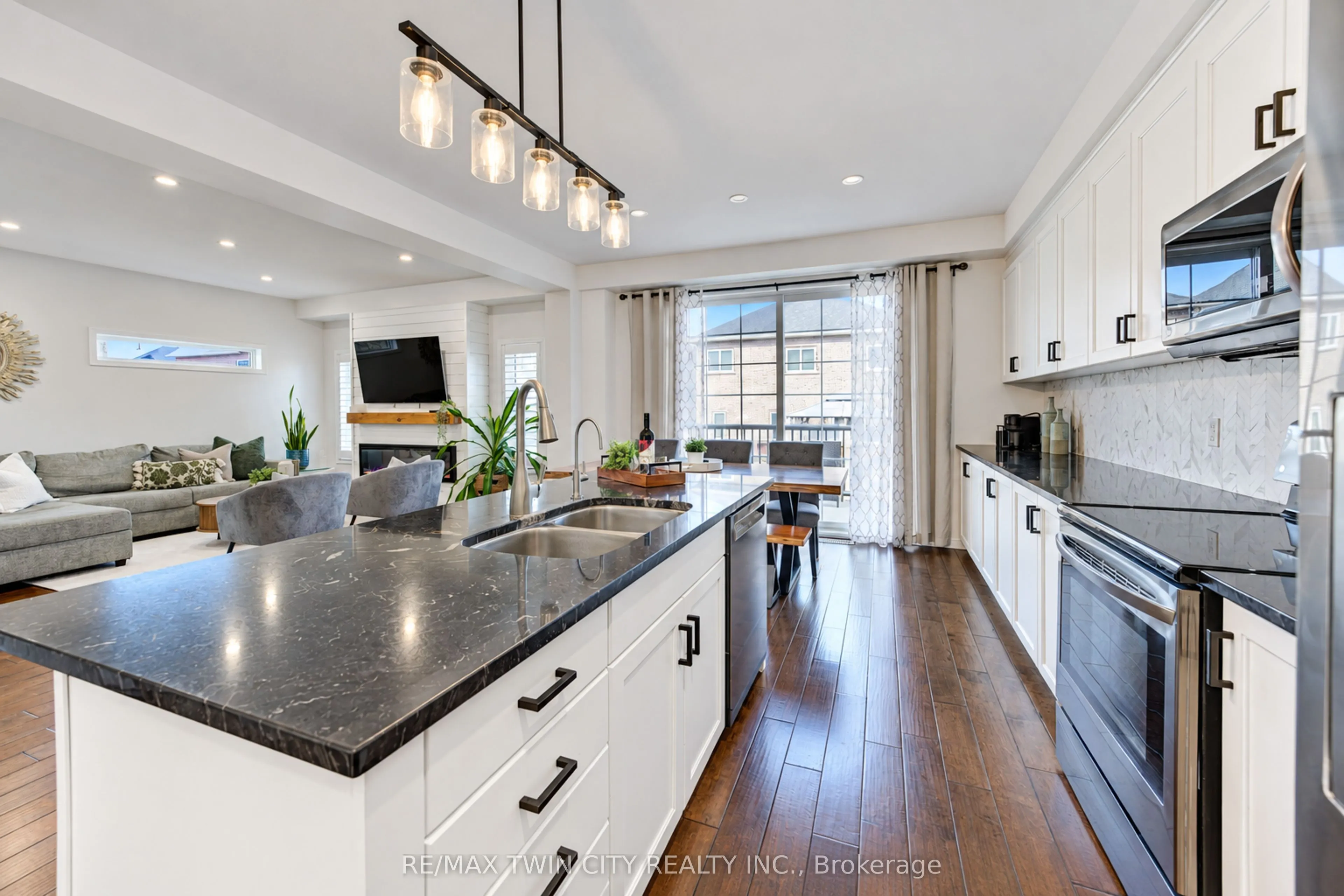 541 Brittania Crescent