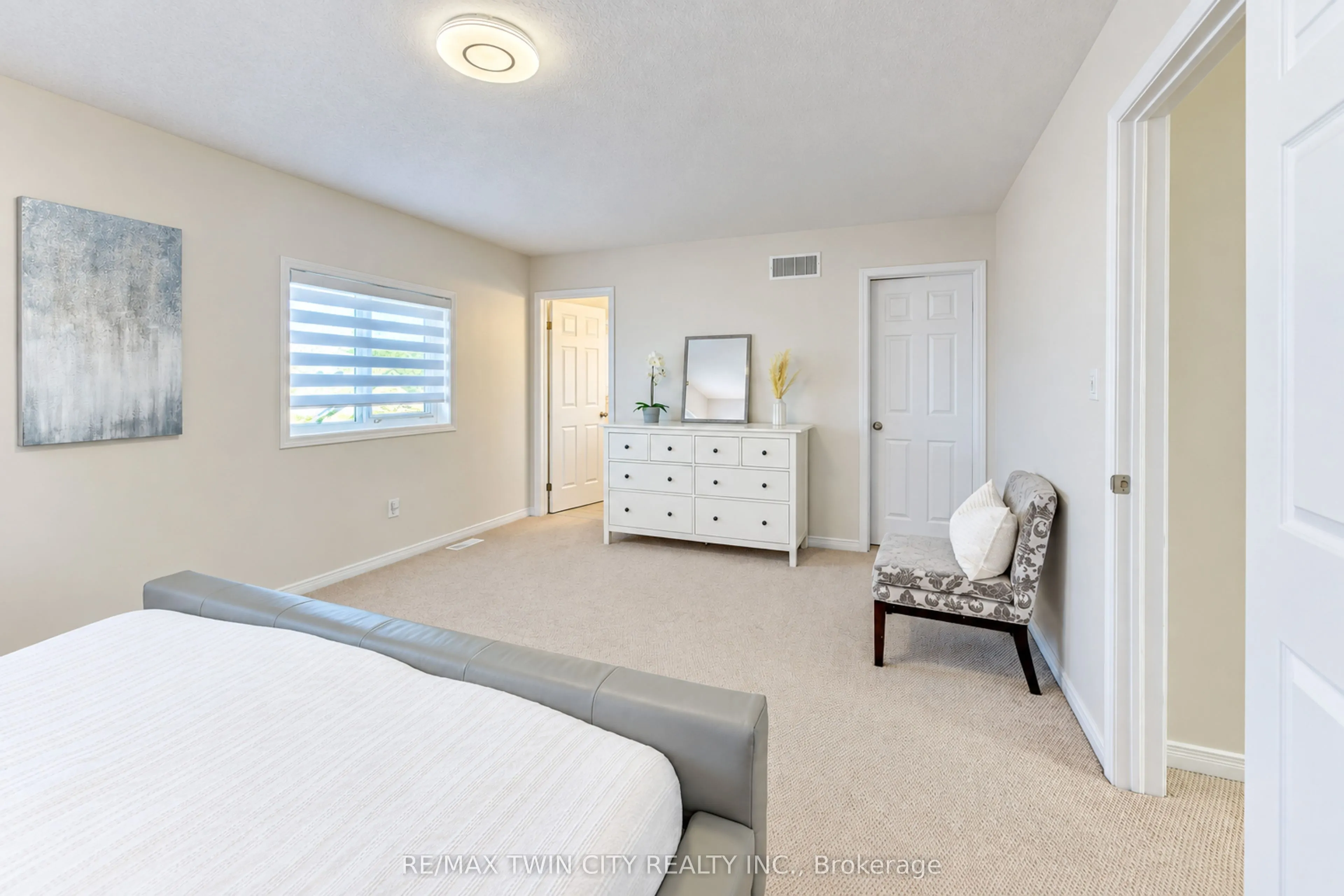 541 Brittania Crescent