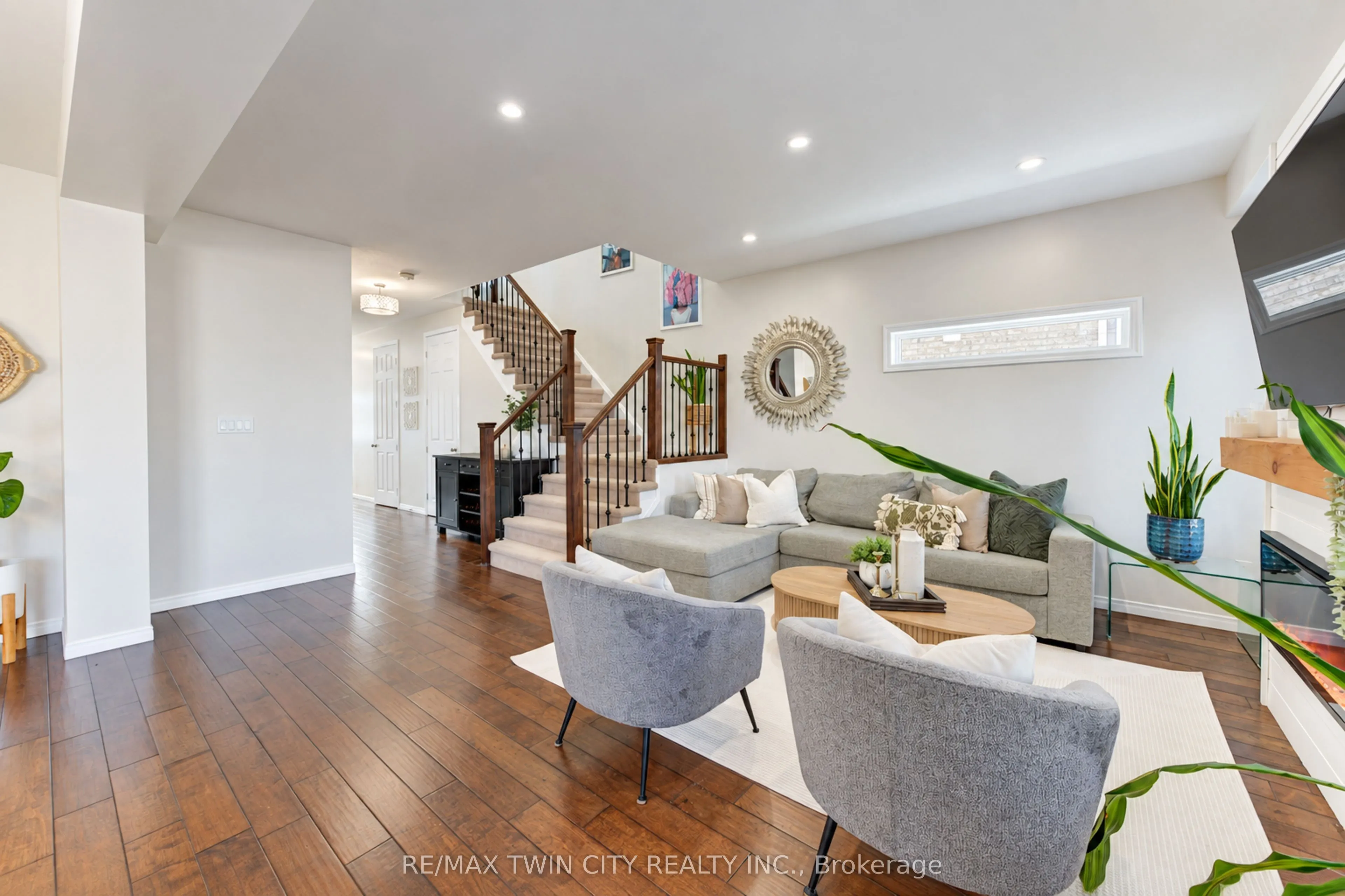 541 Brittania Crescent