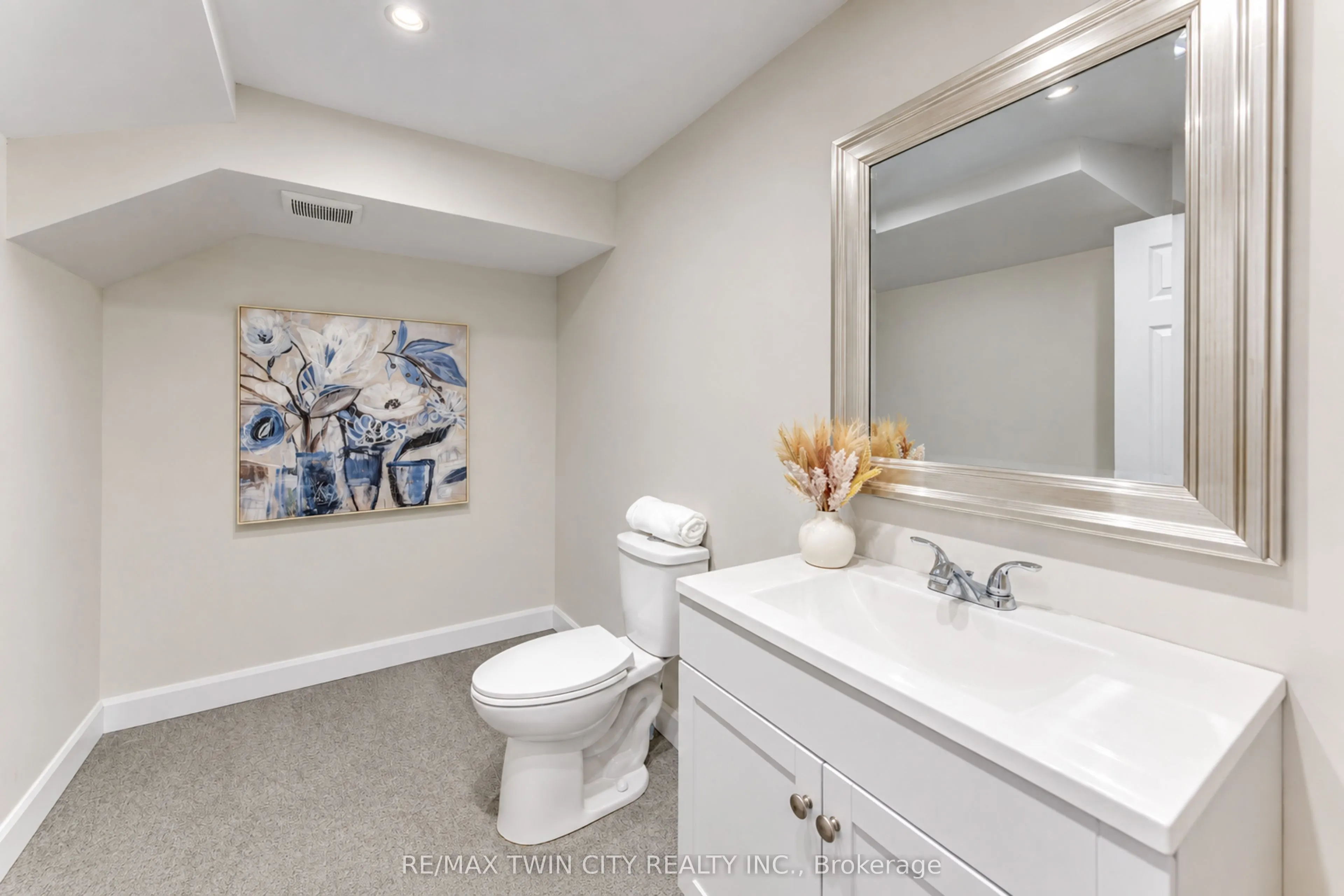 541 Brittania Crescent