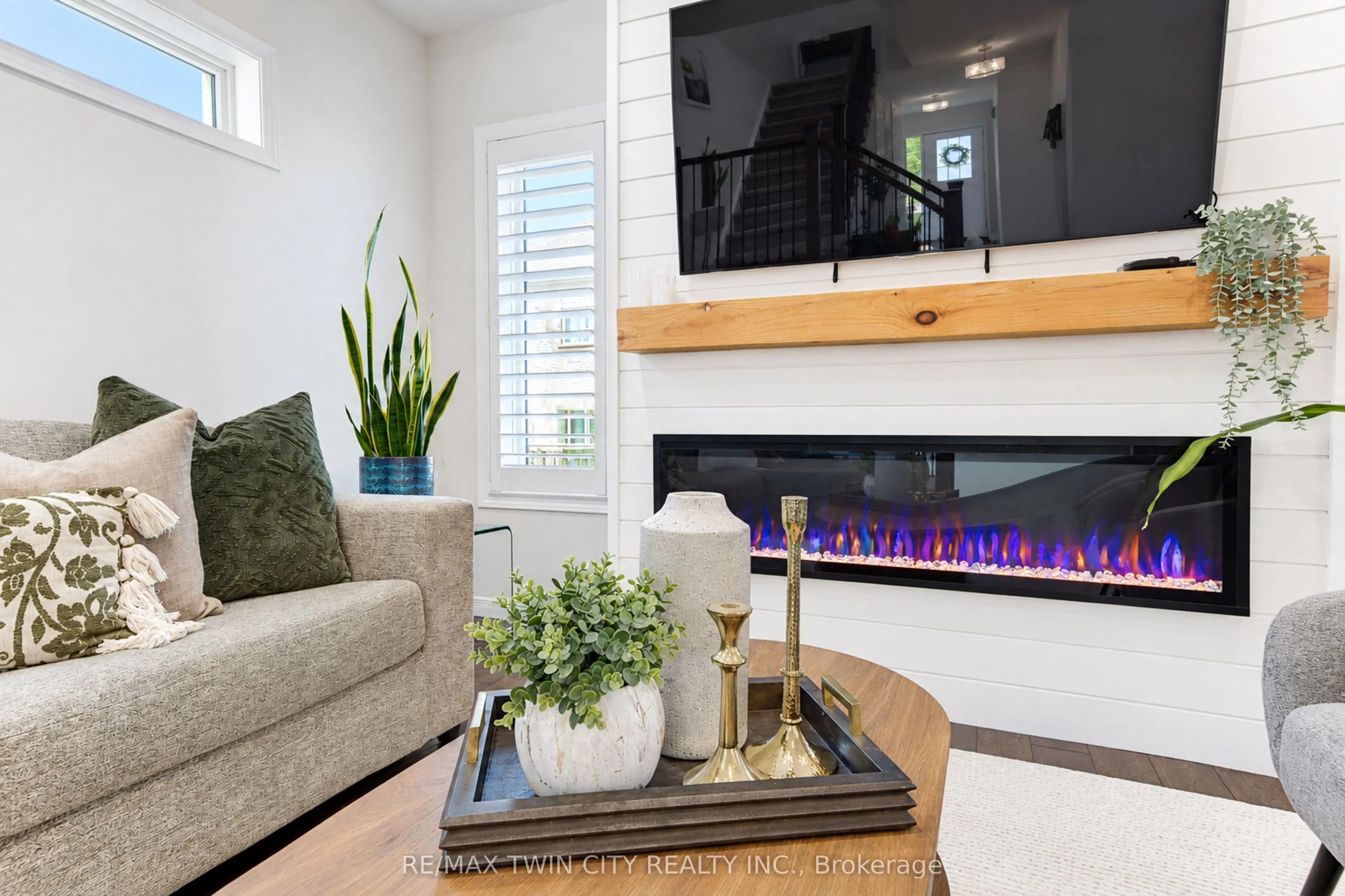 541 Brittania Crescent