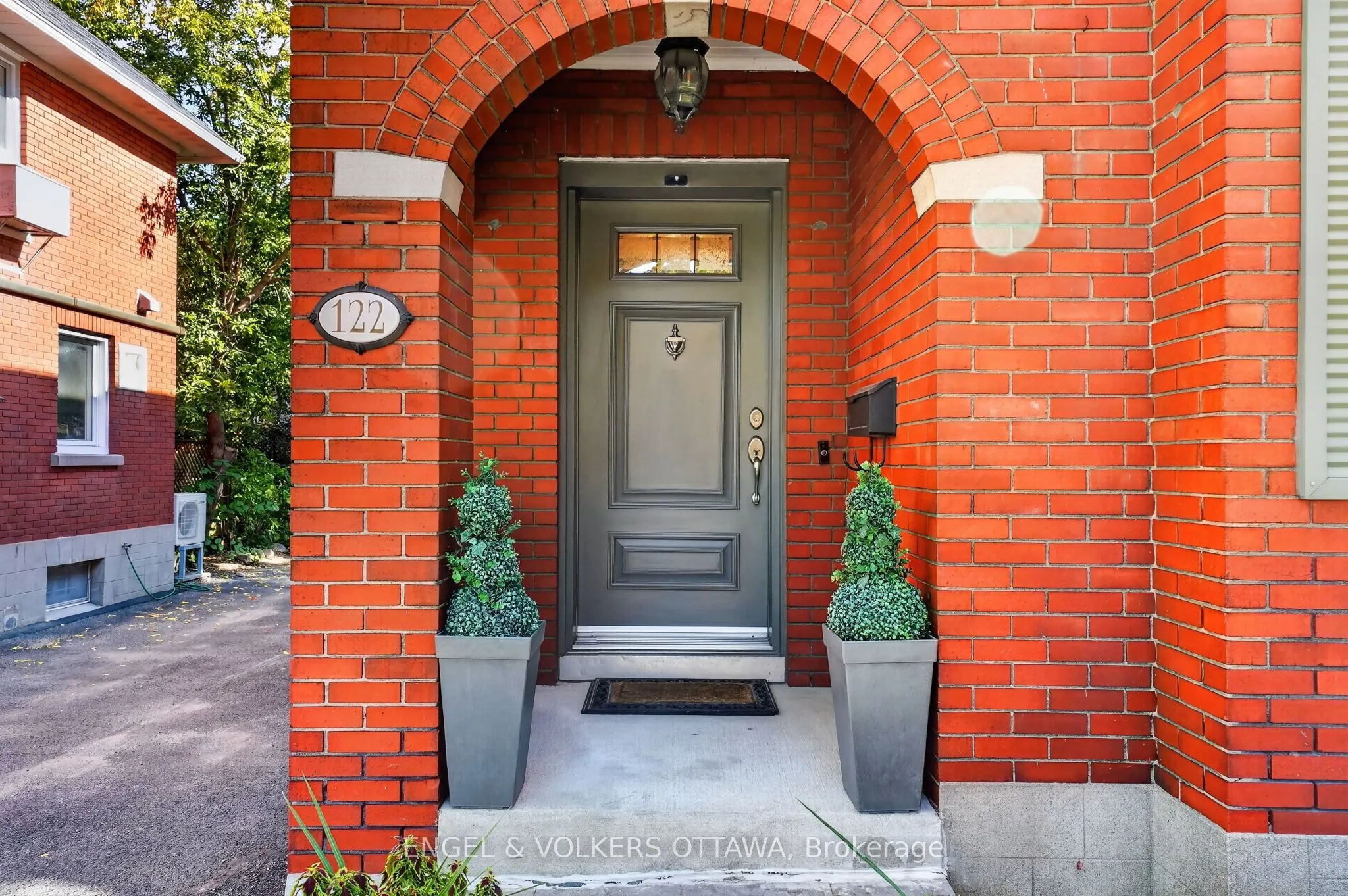 122 Renfrew Avenue