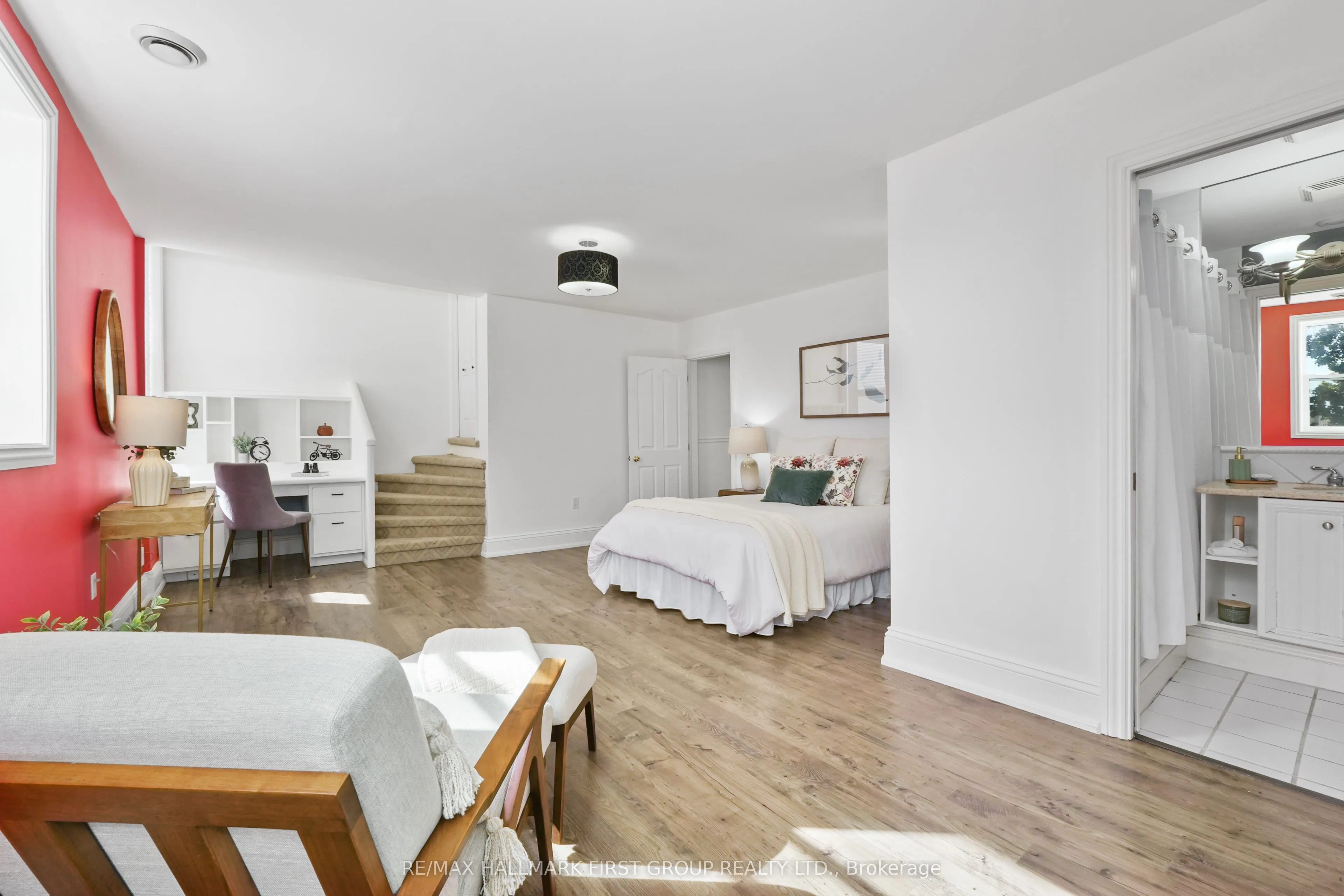 19 King Street W #202