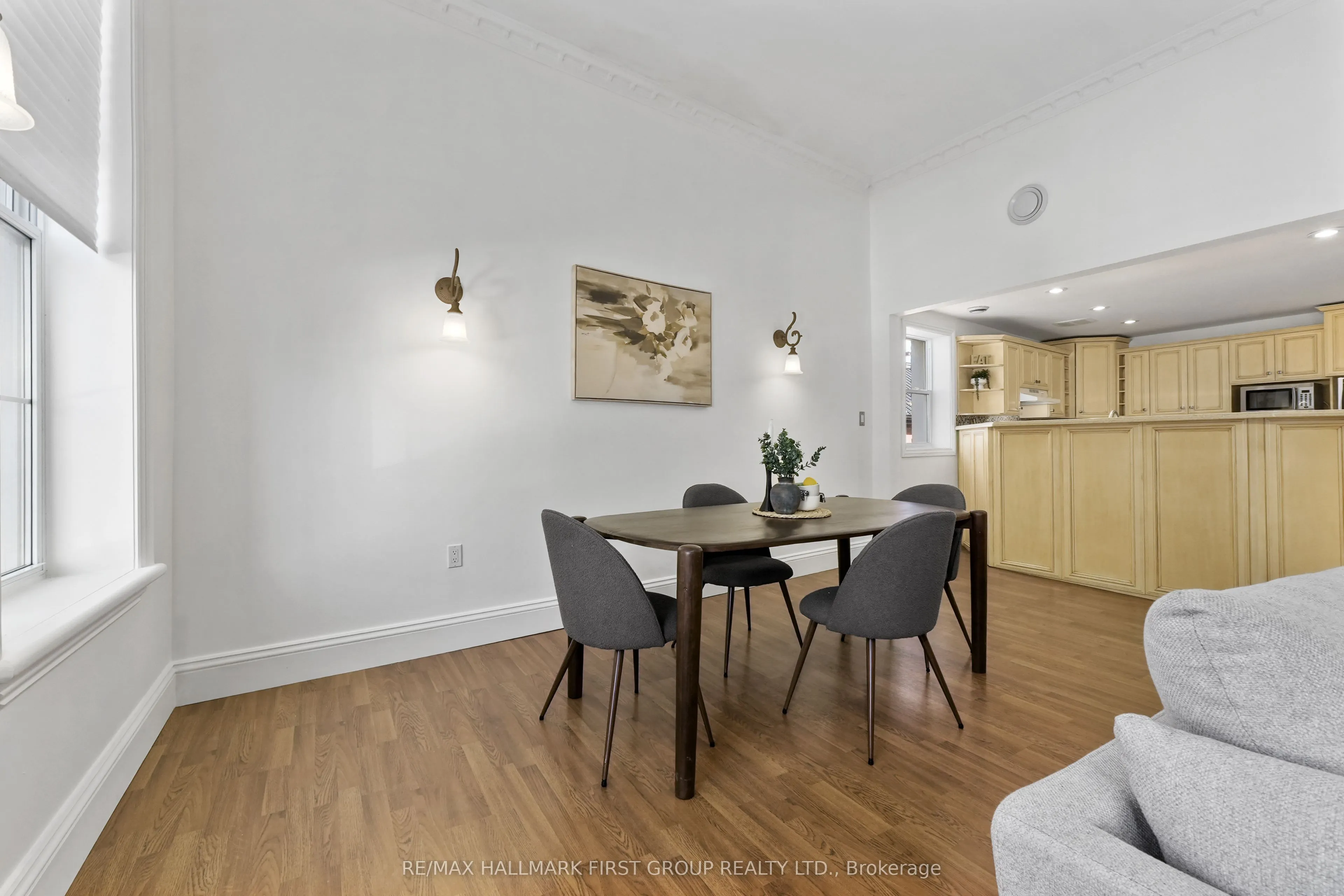 19 King Street W #202