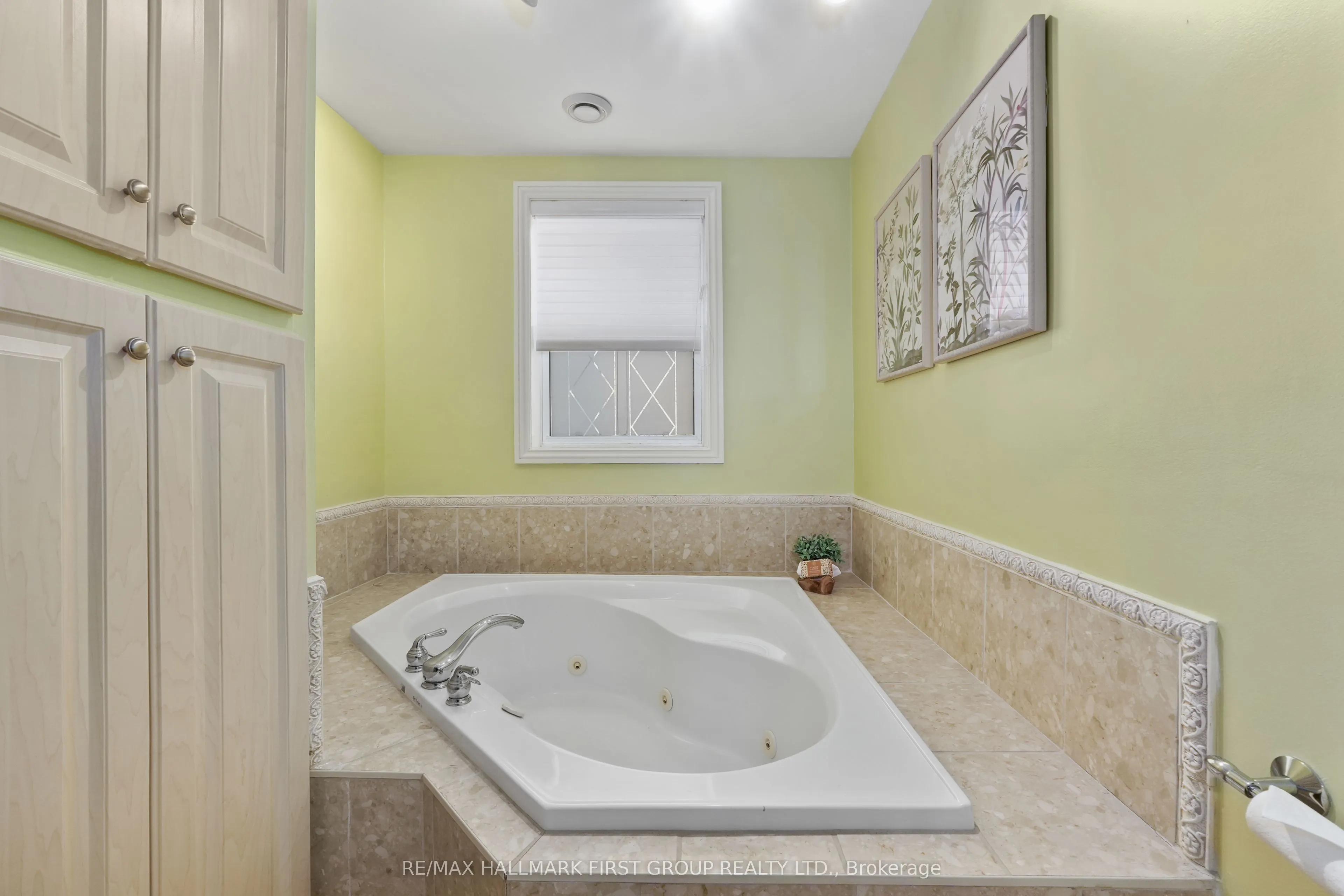 19 King Street W #202