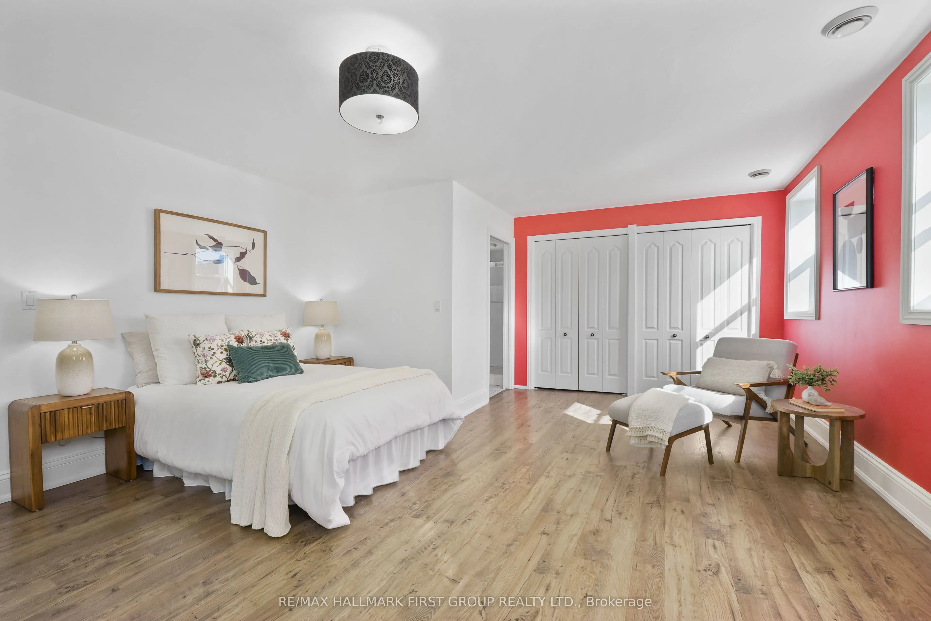 19 King Street W #202