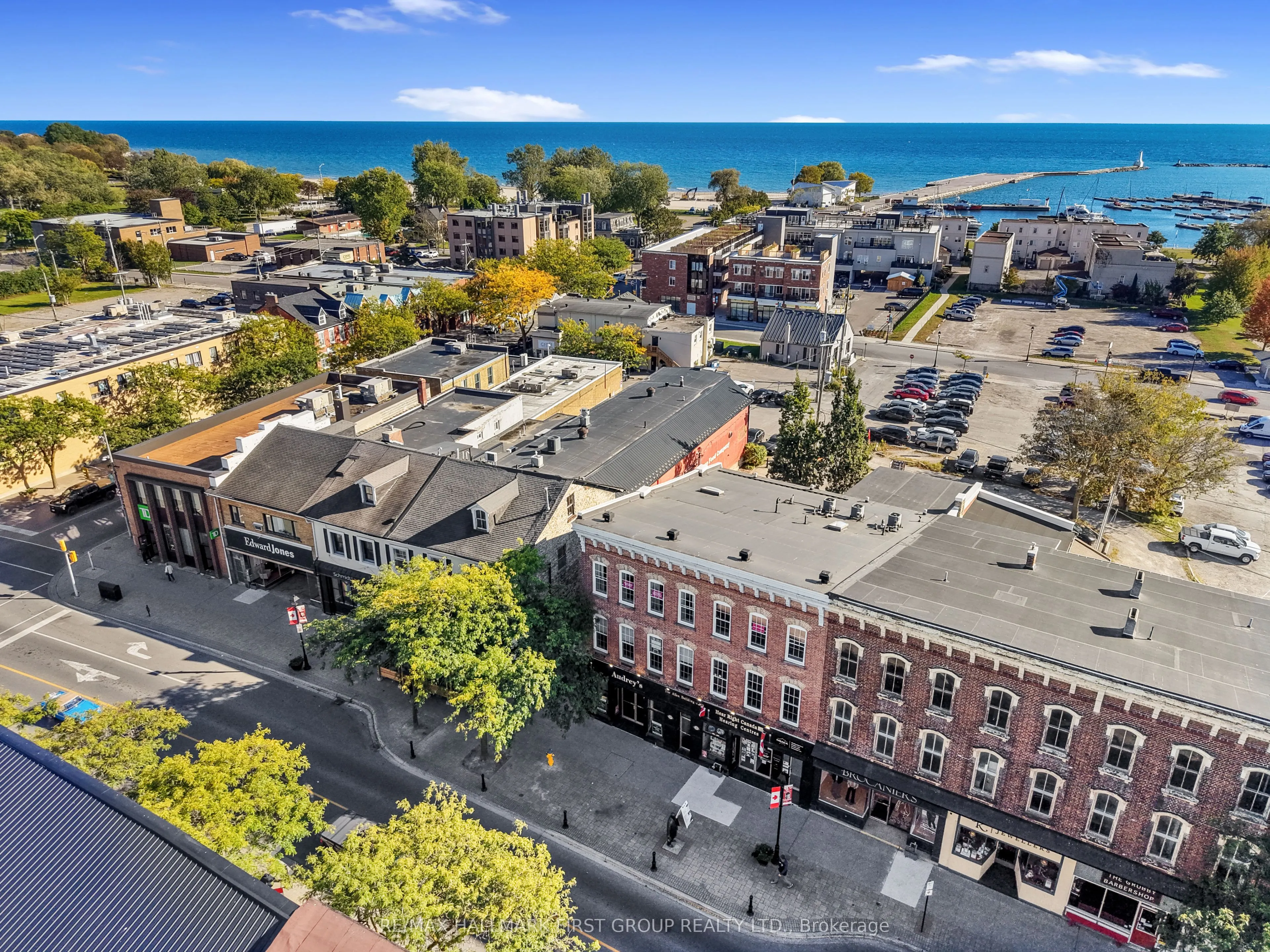 19 King Street W #202