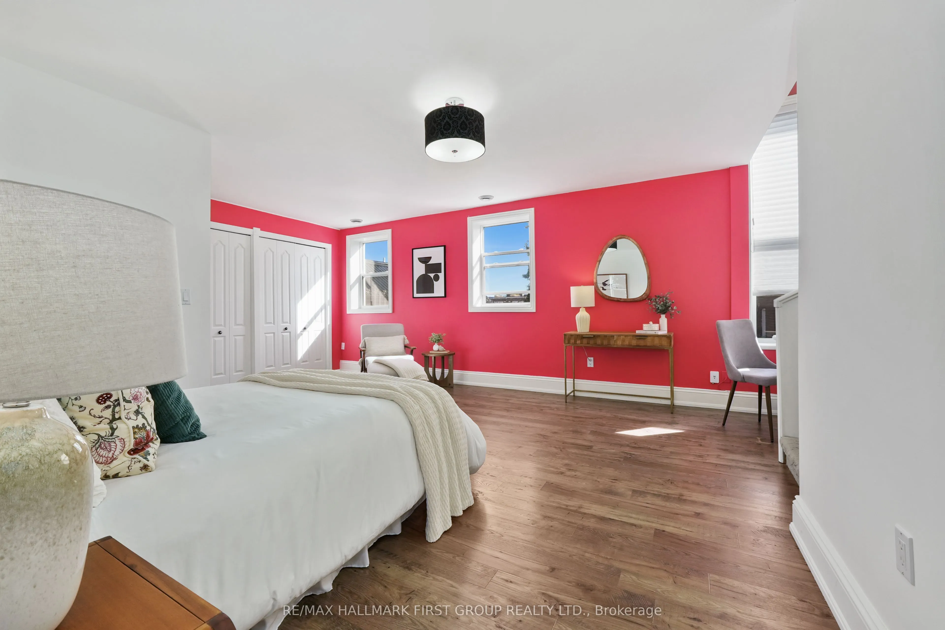 19 King Street W #202