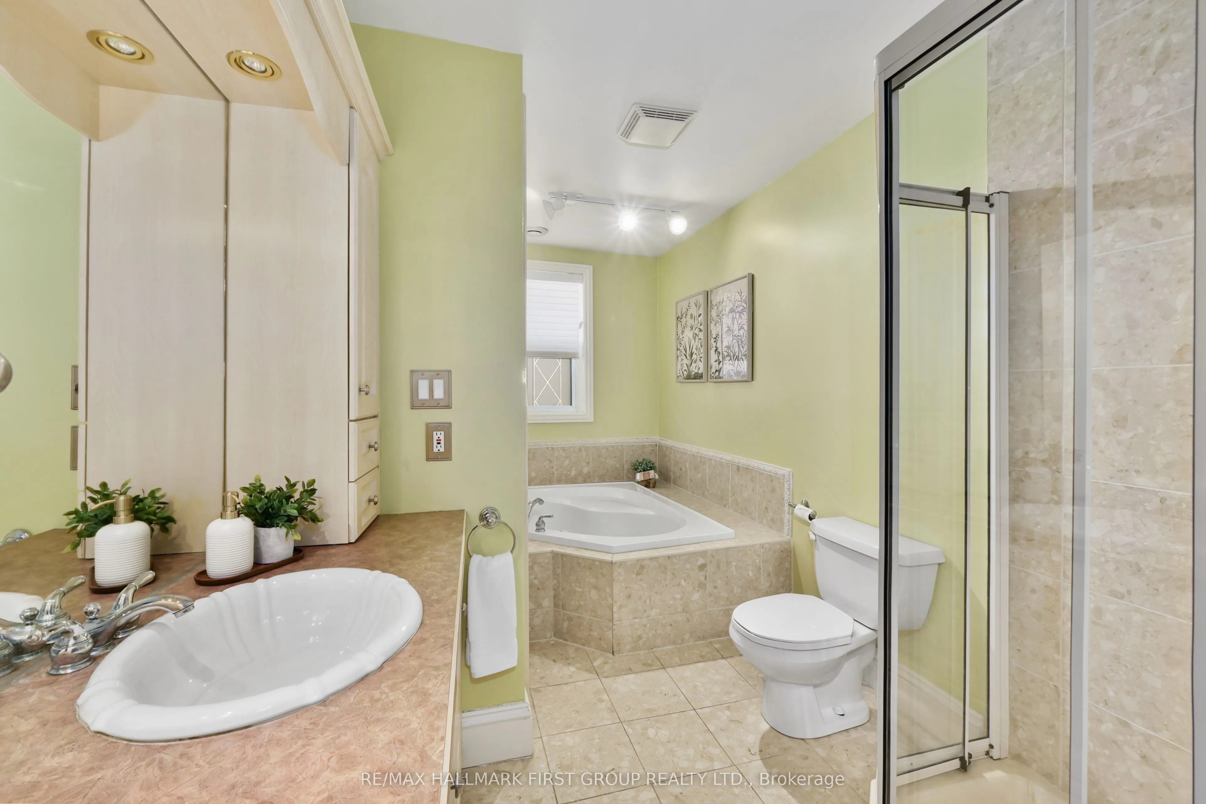 19 King Street W #202