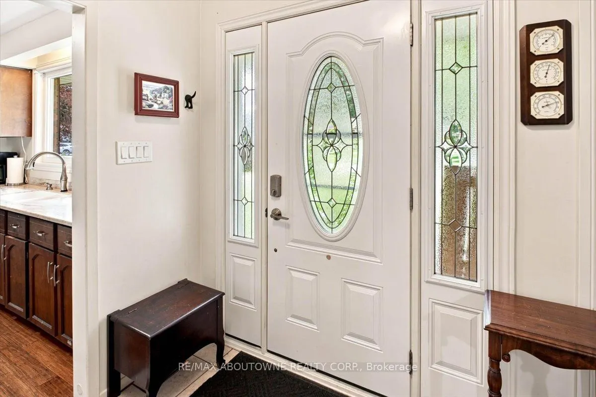 943 Mayfair Crescent