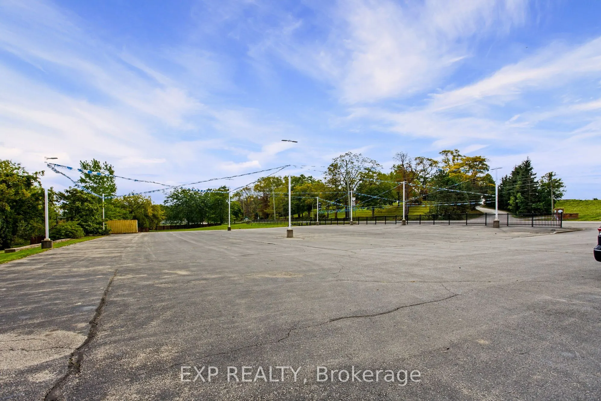 4735 King Street E