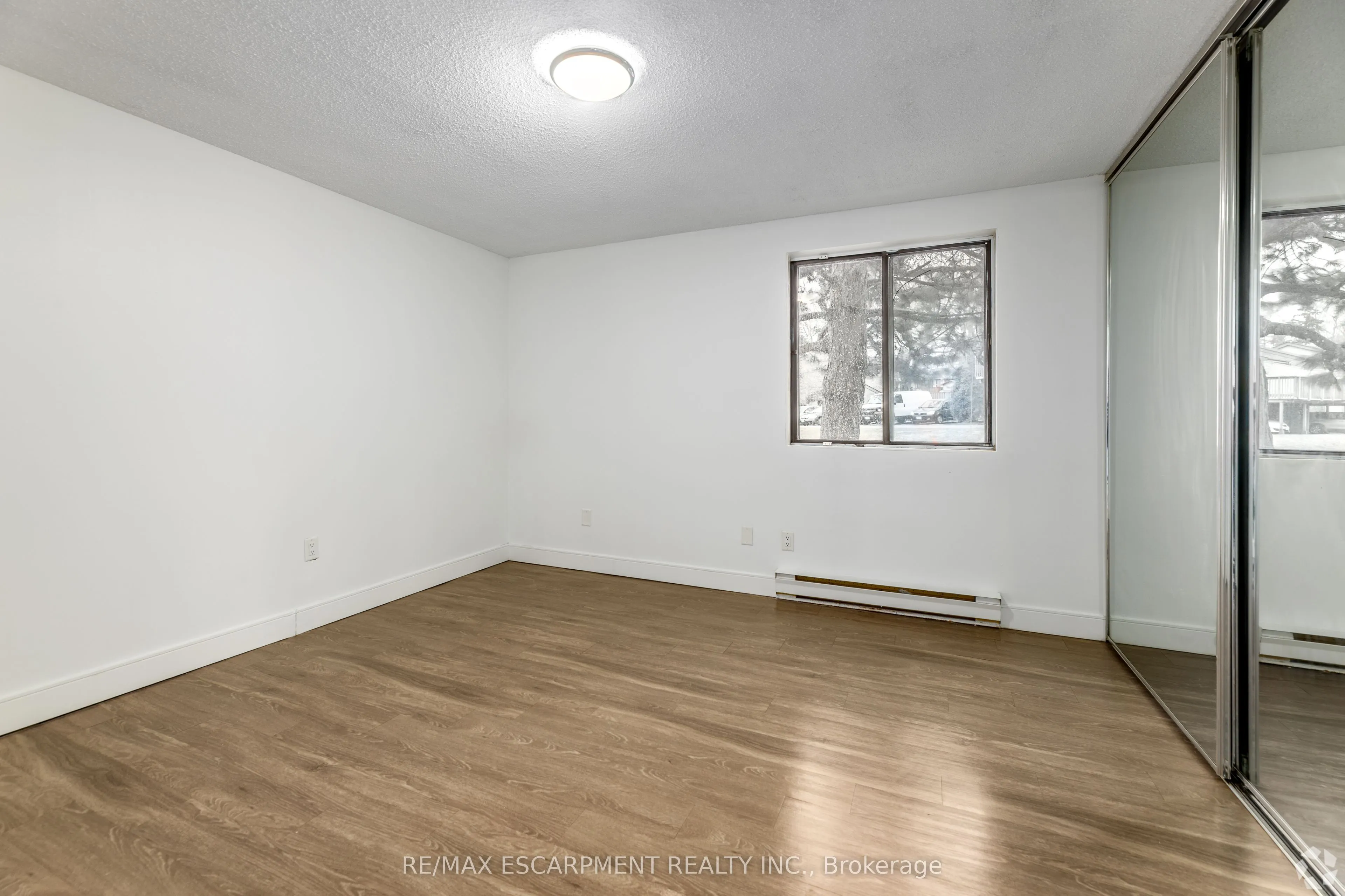 565 Belmont Avenue W #0033