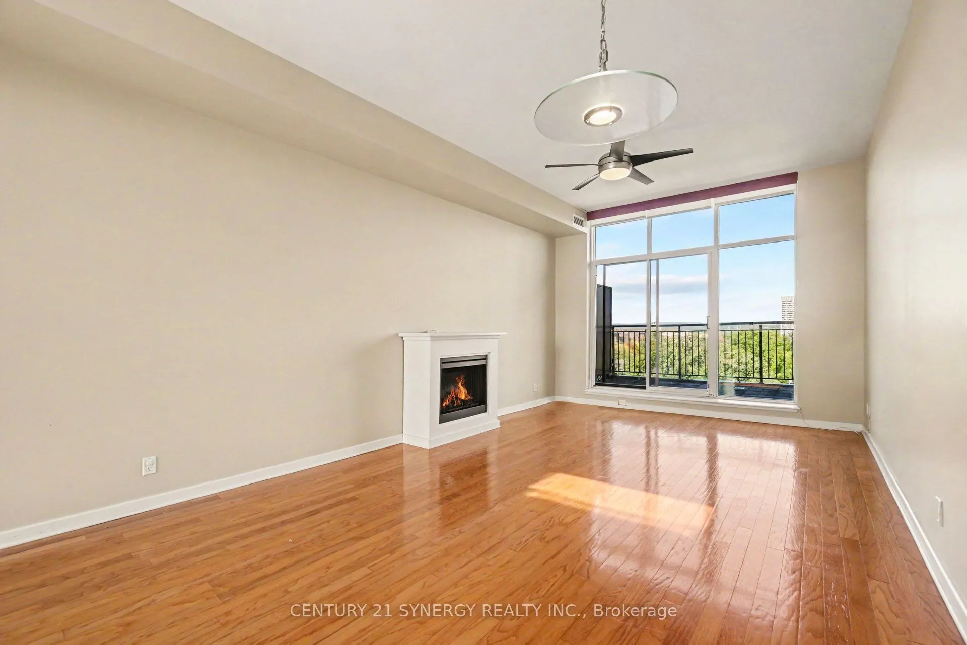 150 Caroline Avenue #PH4
