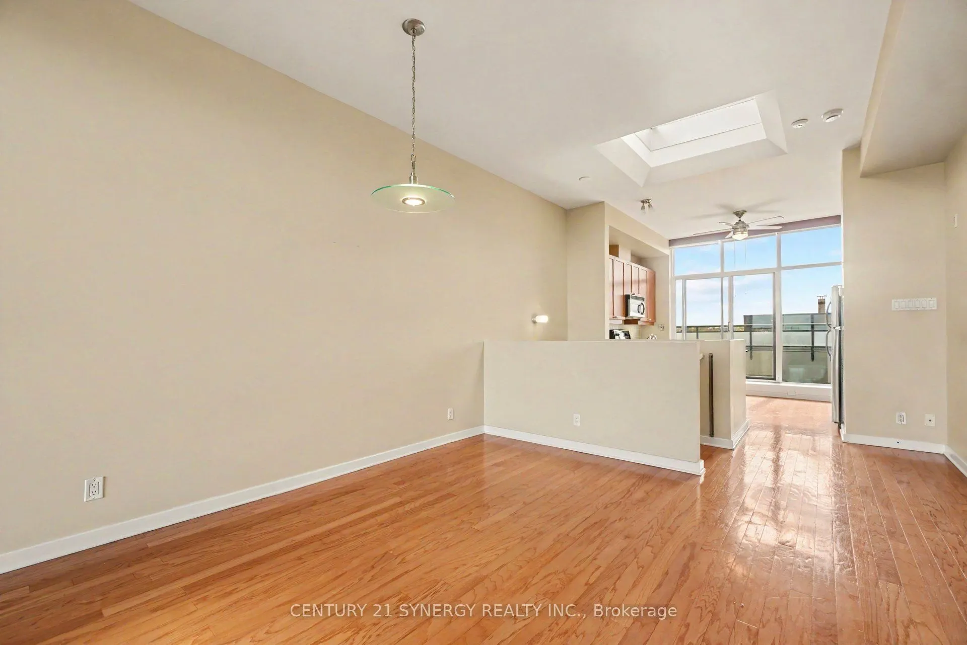 150 Caroline Avenue #PH4