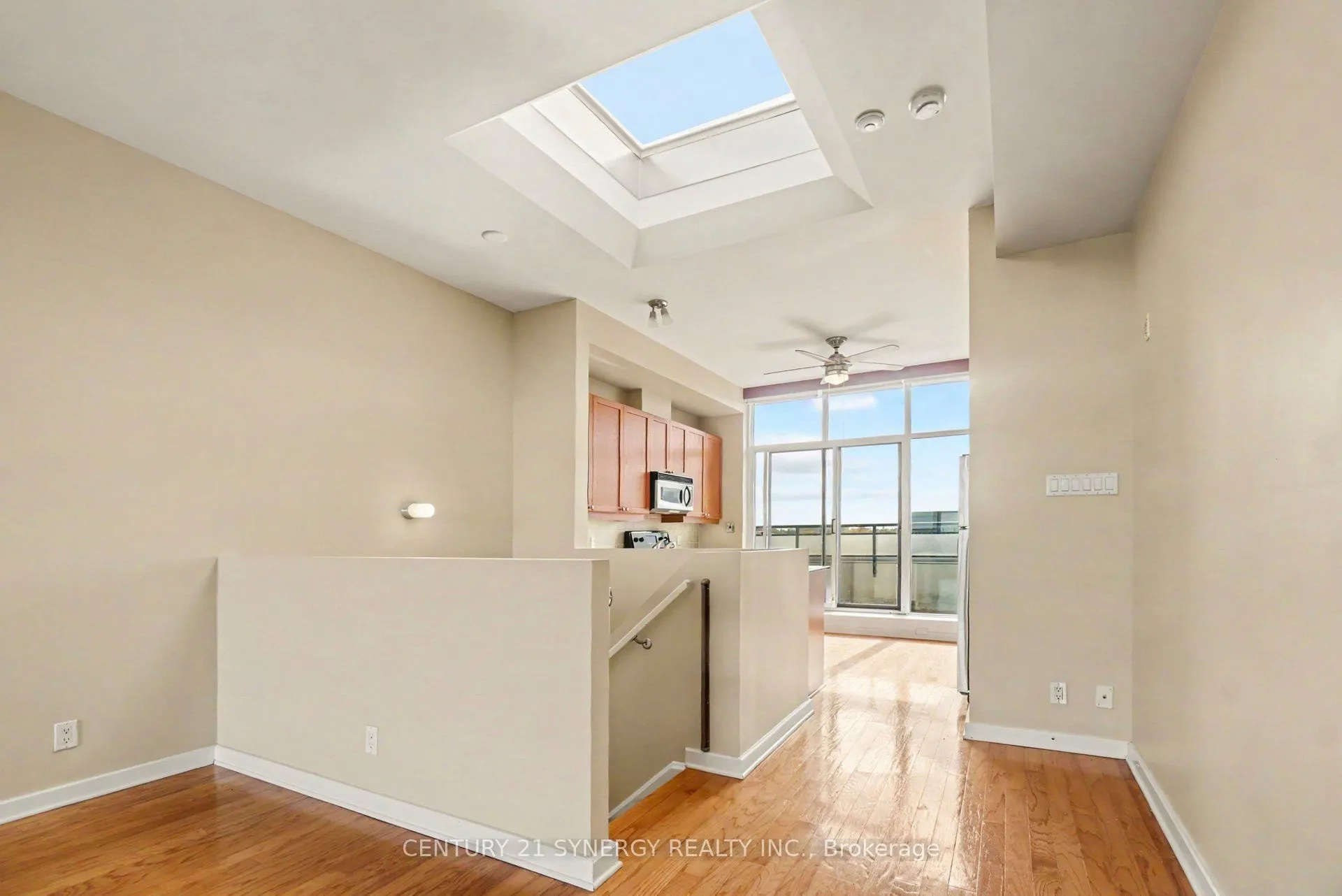 150 Caroline Avenue #PH4