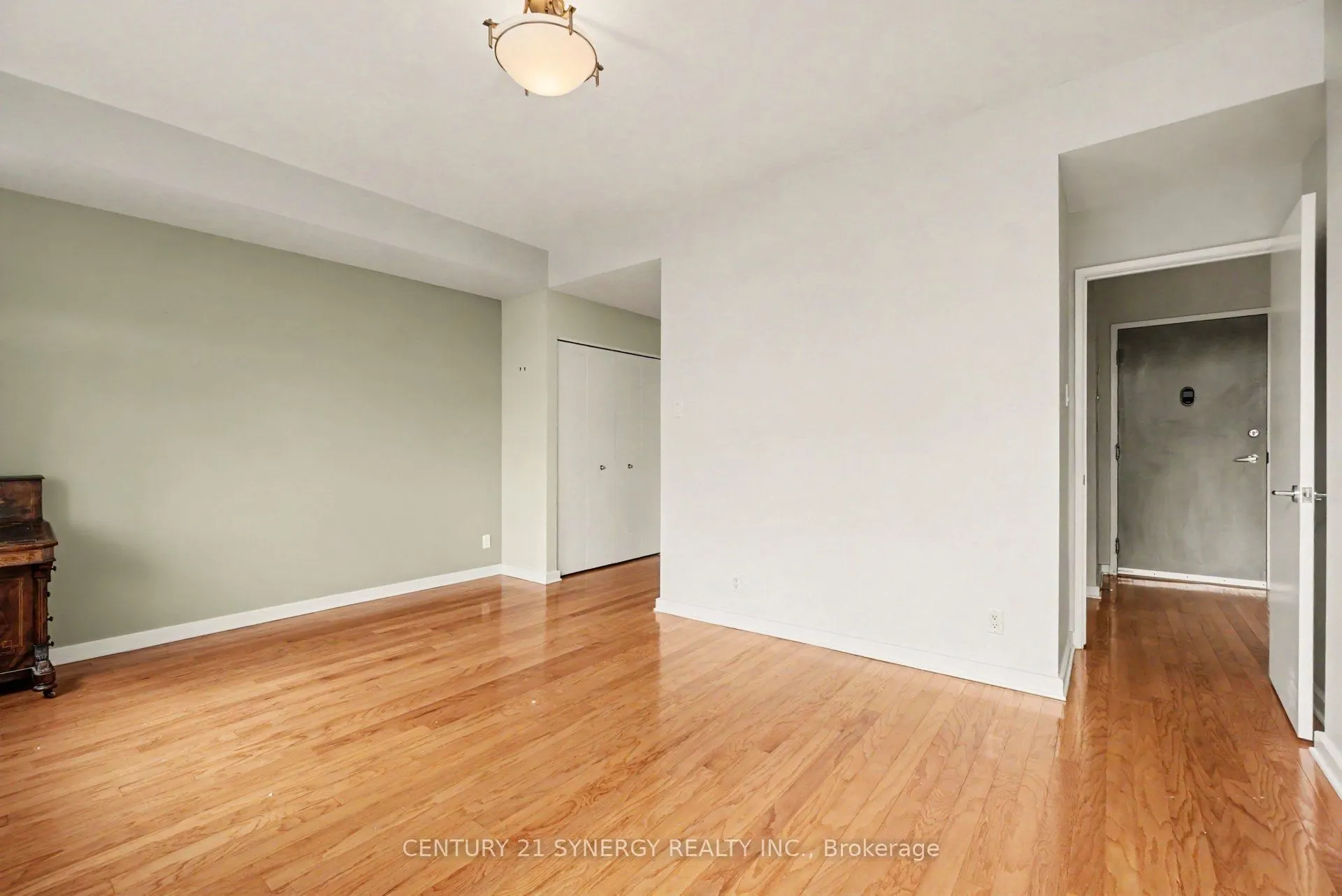 150 Caroline Avenue #PH4