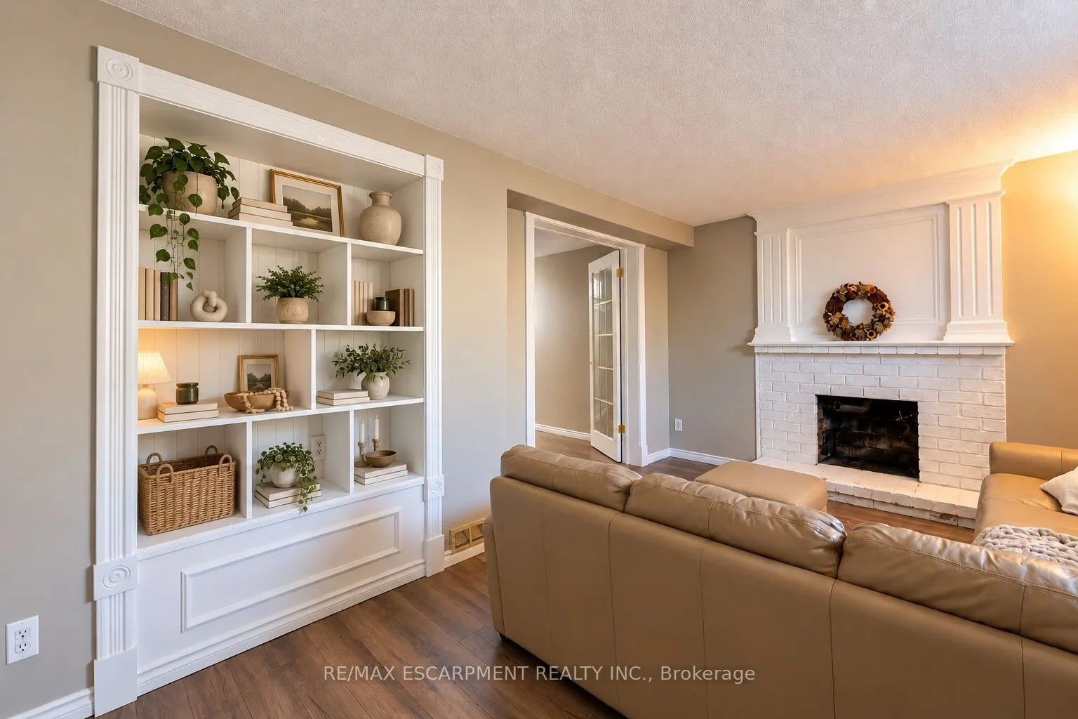 6 SANDRA Crescent